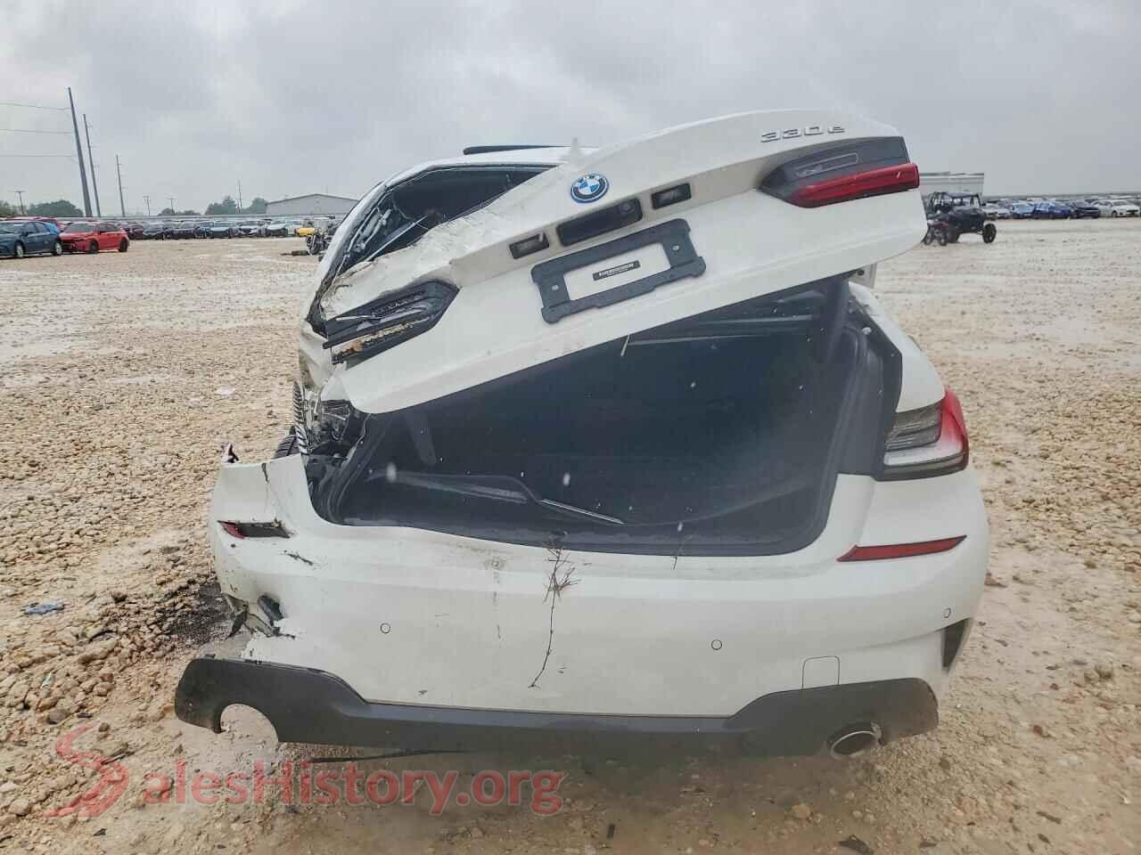2022 BMW 3 SERIES VIN 3MW5P7J01N8C62743, left side view