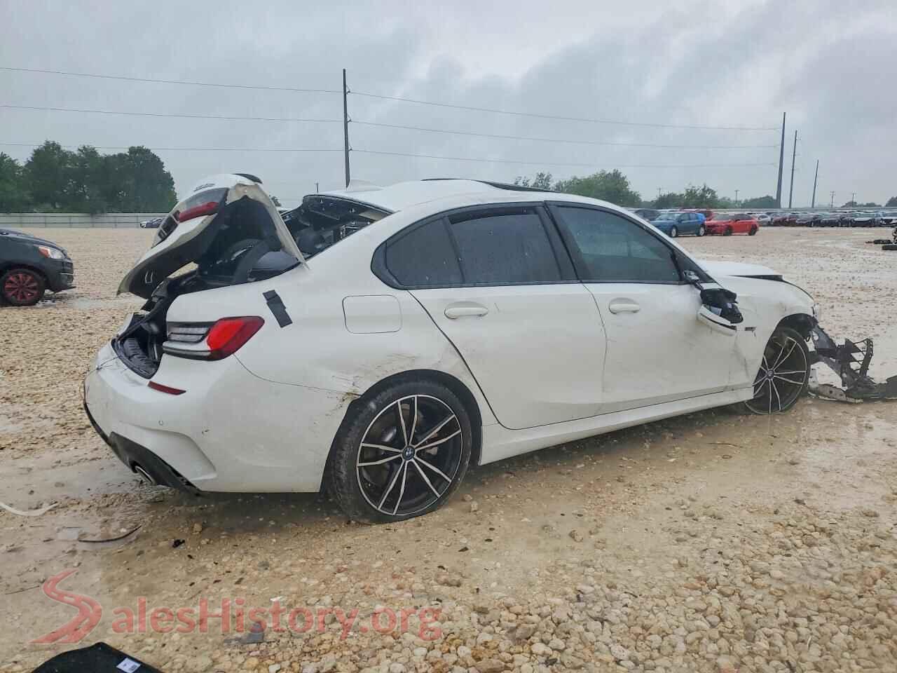 2022 BMW 3 SERIES VIN 3MW5P7J01N8C62743, right side view