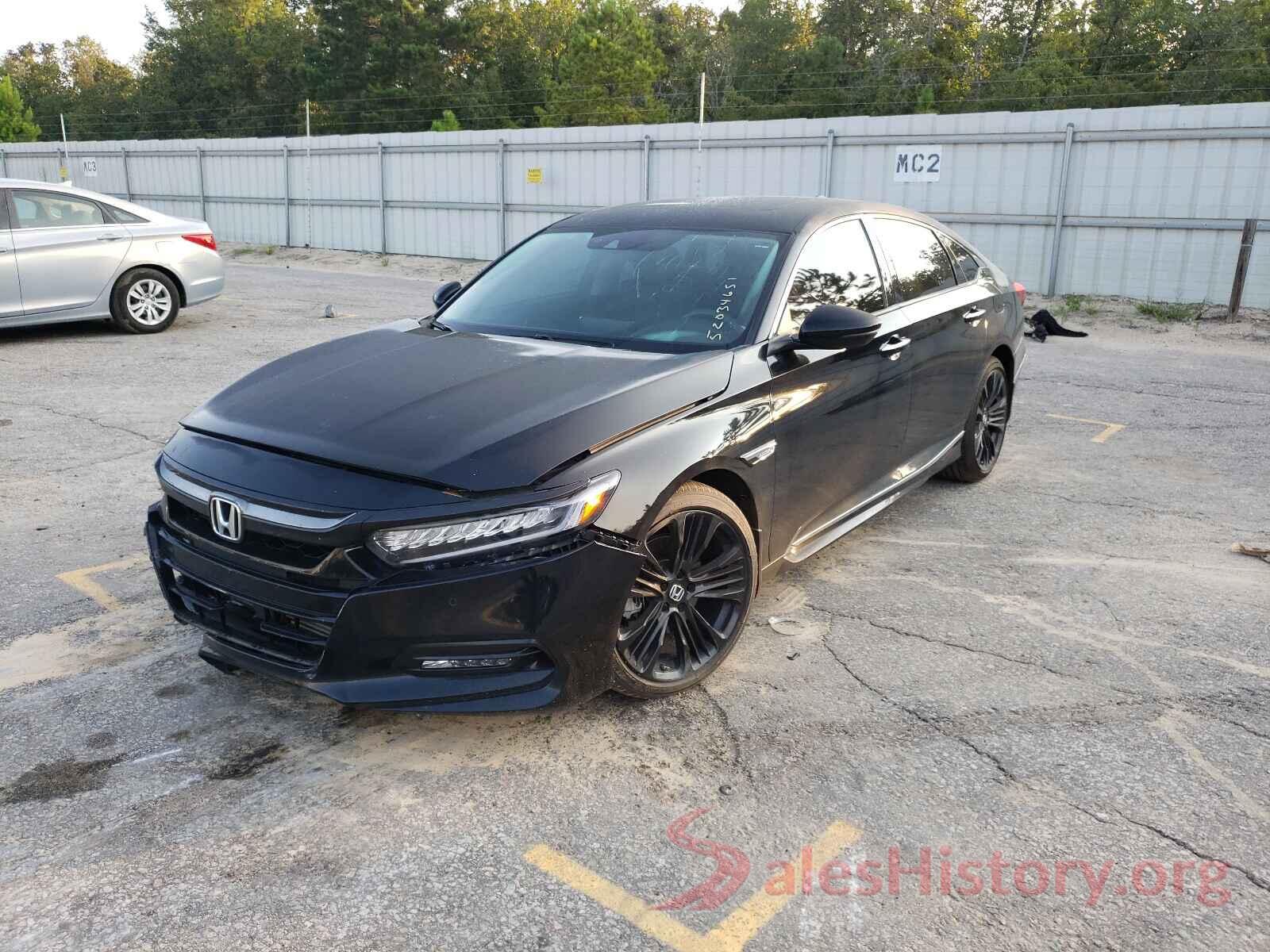 1HGCV2F98JA025323 2018 HONDA ACCORD