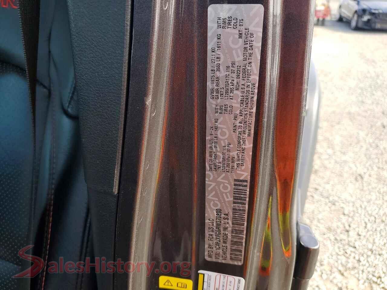 2024 JEEP WRANGLER VIN 1C4PJXFG6RW370890, damage close-up