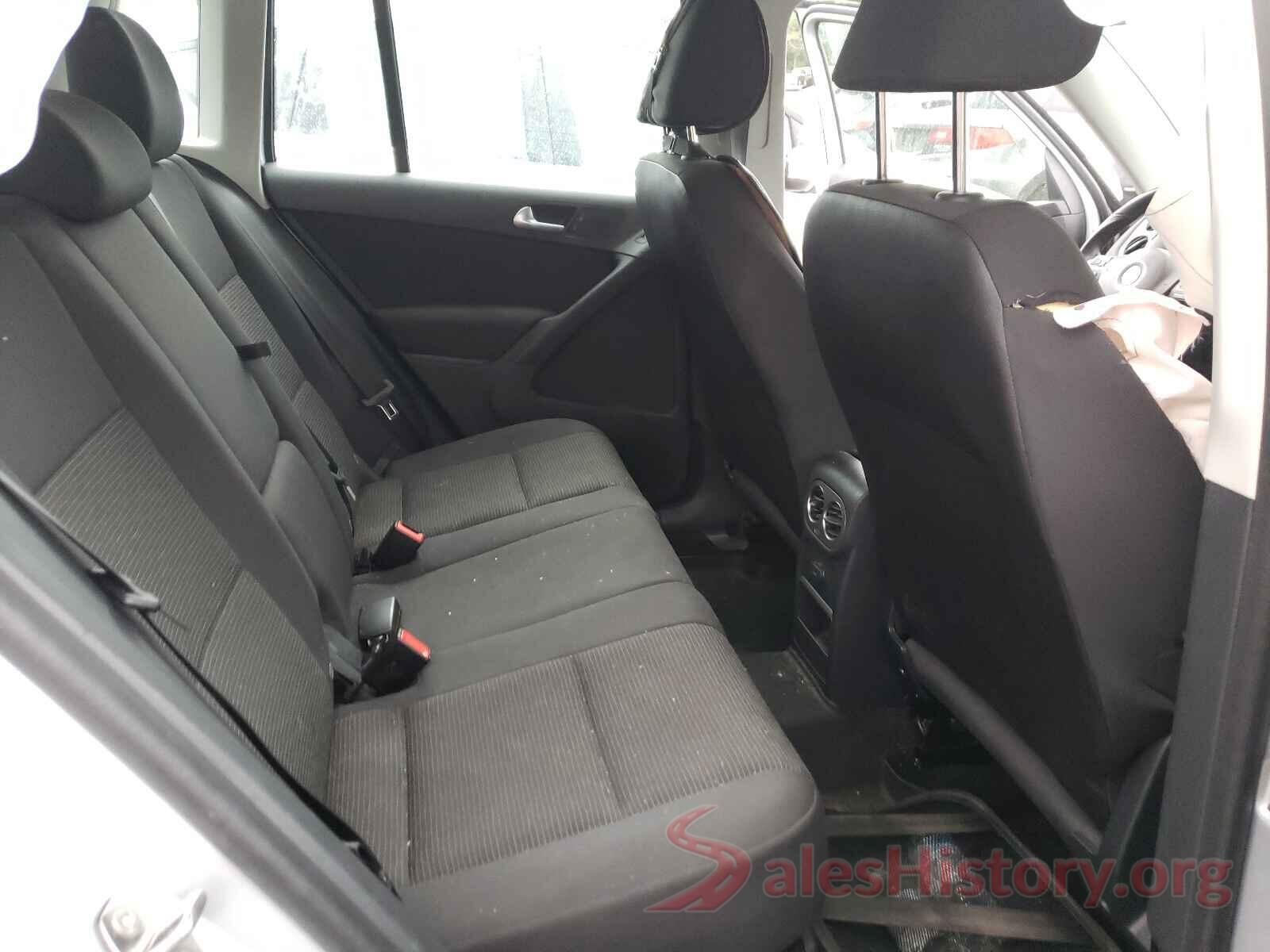 WVGBV7AX2HK042275 2017 VOLKSWAGEN TIGUAN