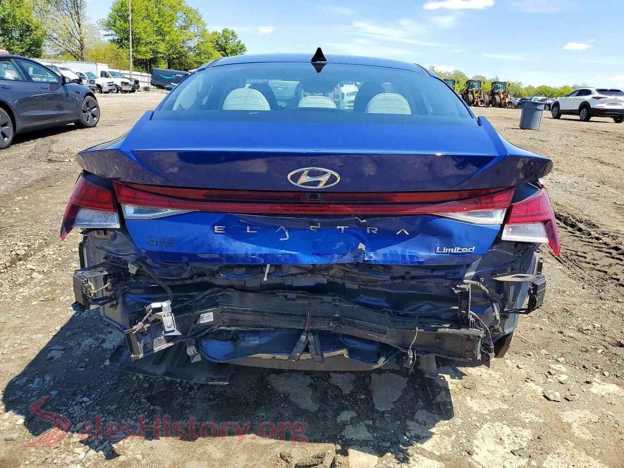 2021 HYUNDAI ELANTRA VIN 5NPLP4AG6MH008611, left side view
