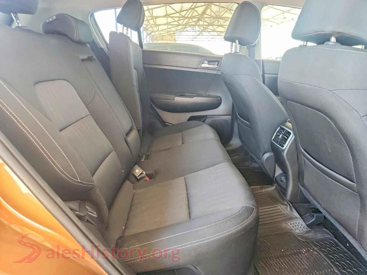 2021 KIA SPORTAGE VIN KNDPMCAC1M7922142, VIN plate