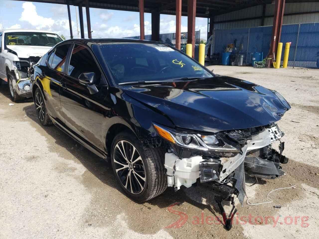 4T1B11HK0JU671109 2018 TOYOTA CAMRY