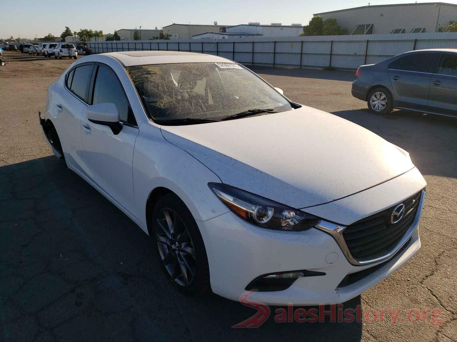 3MZBN1V30JM182961 2018 MAZDA 3