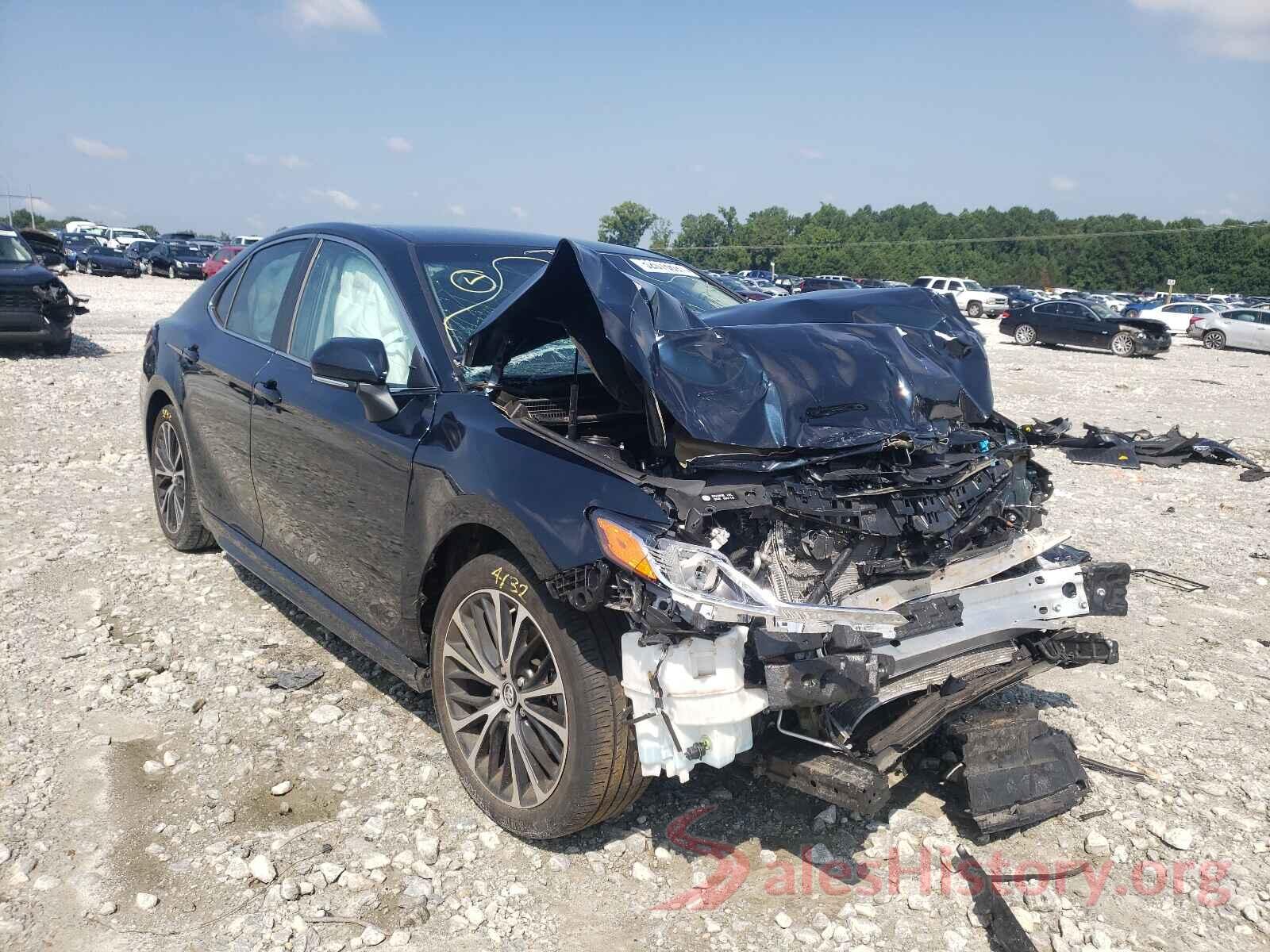 4T1B11HKXJU628848 2018 TOYOTA CAMRY