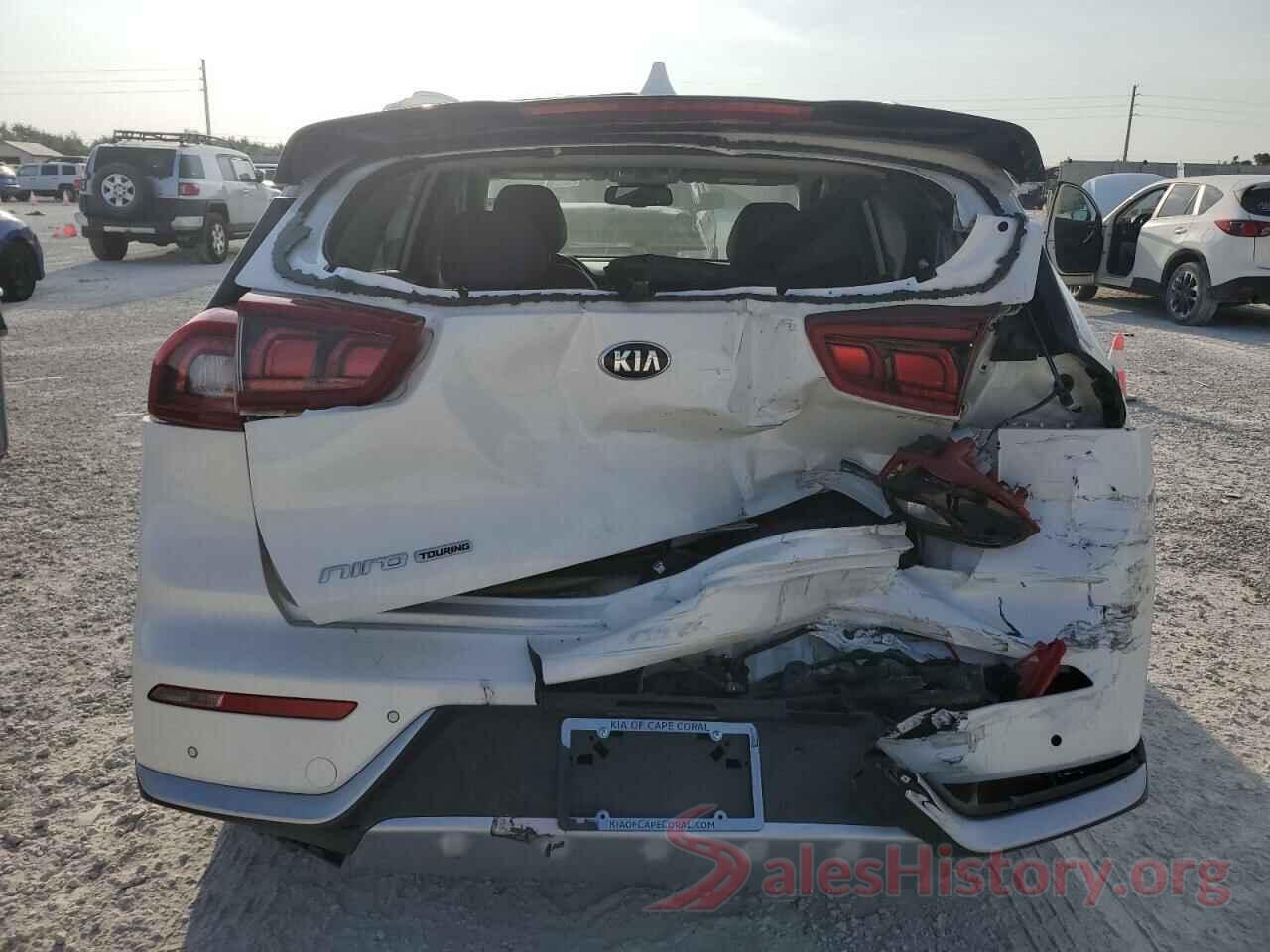 KNDCE3LC7J5186601 2018 KIA NIRO