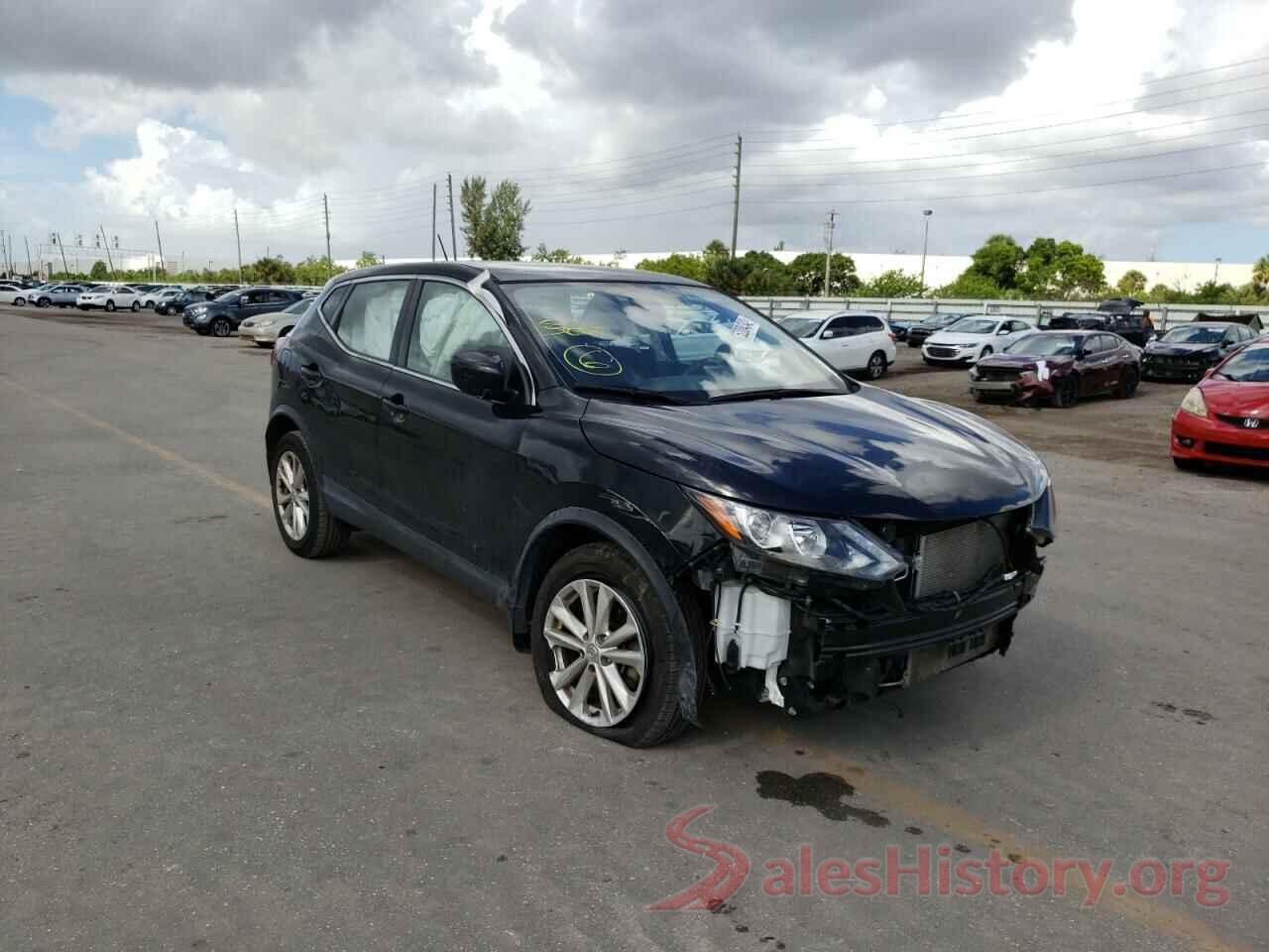 JN1BJ1CP2JW101417 2018 NISSAN ROGUE