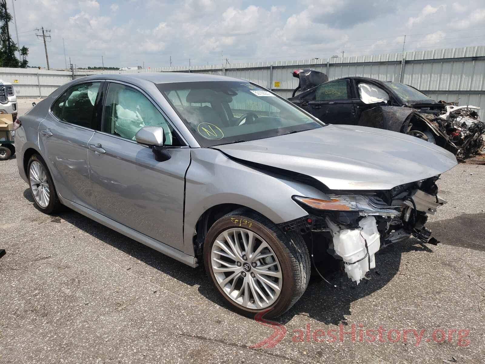 4T1B11HK6JU144563 2018 TOYOTA CAMRY