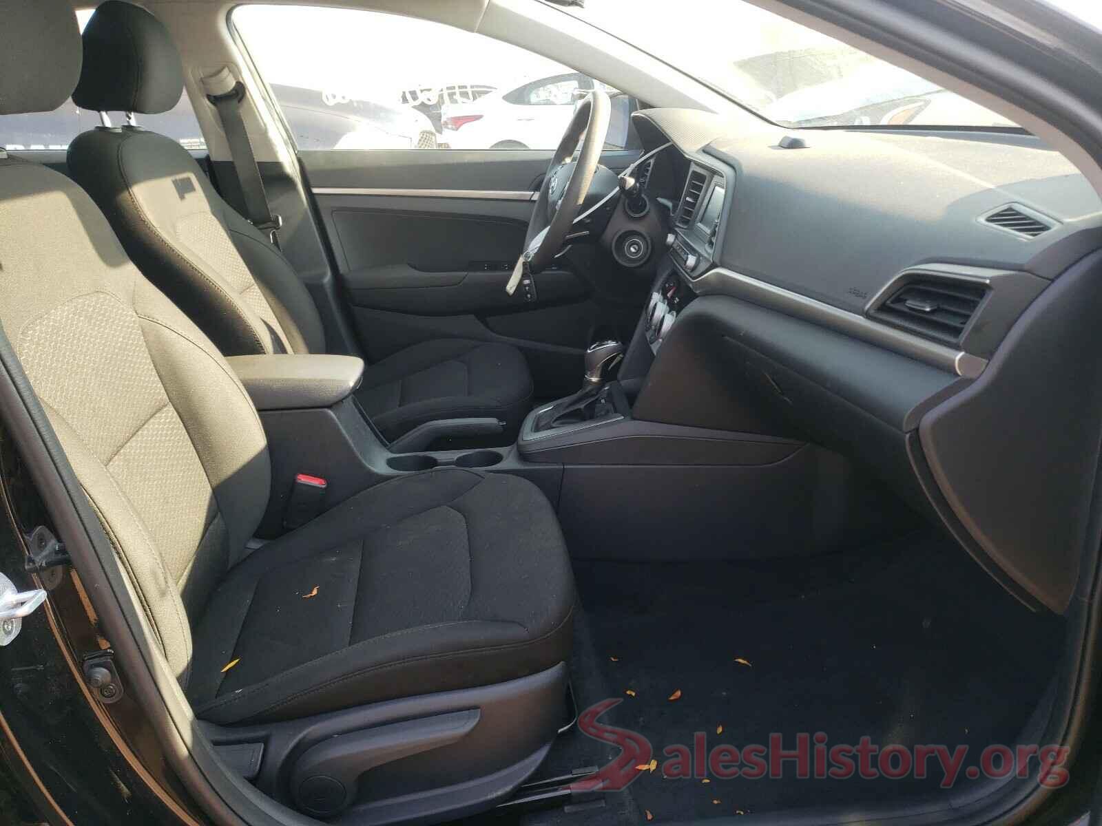 5NPD74LF2KH471979 2019 HYUNDAI ELANTRA