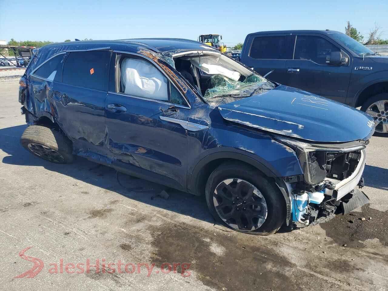2024 KIA SORENTO VIN 5XYRL4JC7RG278044, rear 3/4 view