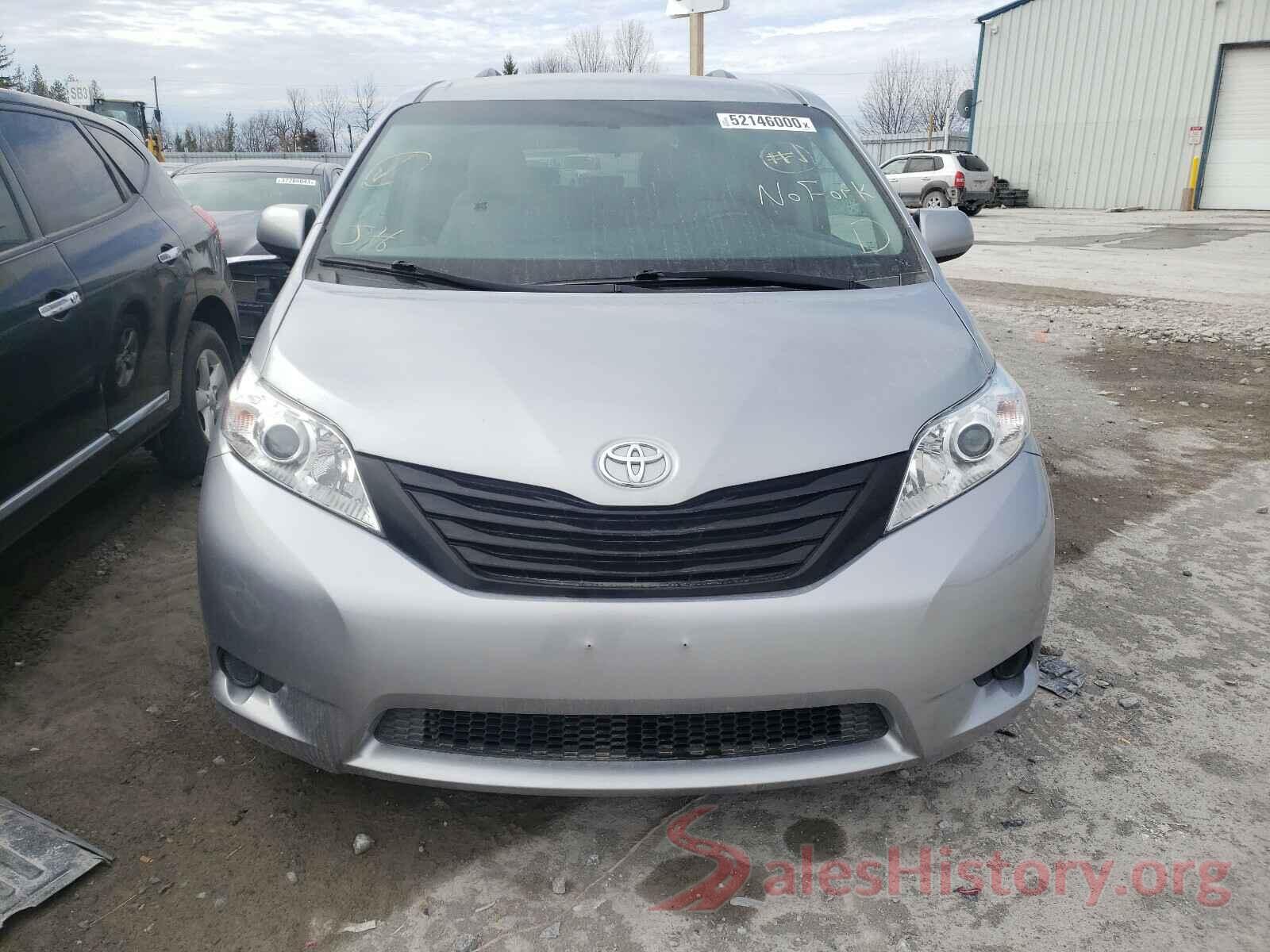 5TDZZ3DC4HS822943 2017 TOYOTA SIENNA