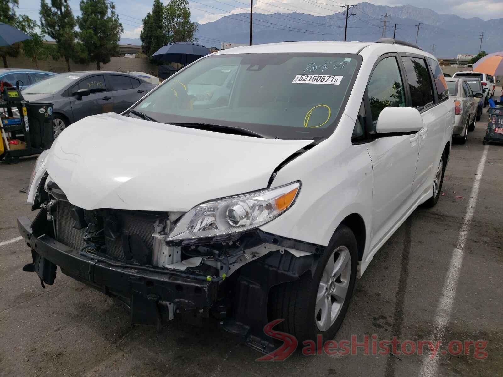 5TDKZ3DC8KS972952 2019 TOYOTA SIENNA