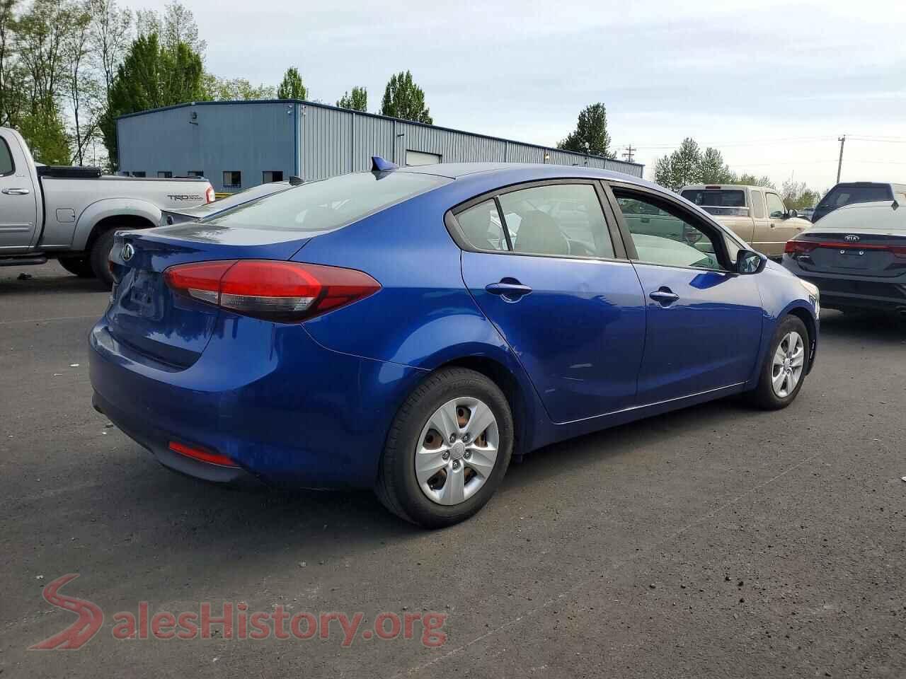 2017 KIA FORTE VIN 3KPFK4A72HE124295, right side view