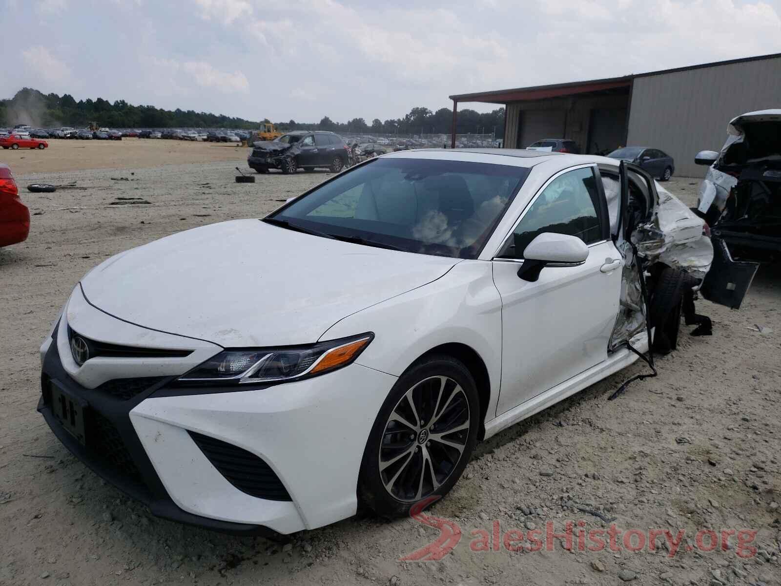 4T1B11HK9JU043338 2018 TOYOTA CAMRY