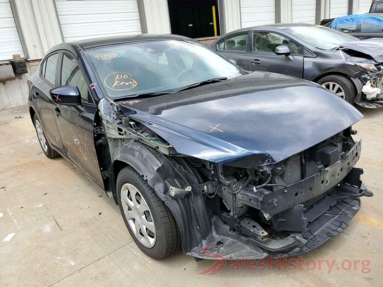 3MZBN1U73JM209963 2018 MAZDA 3