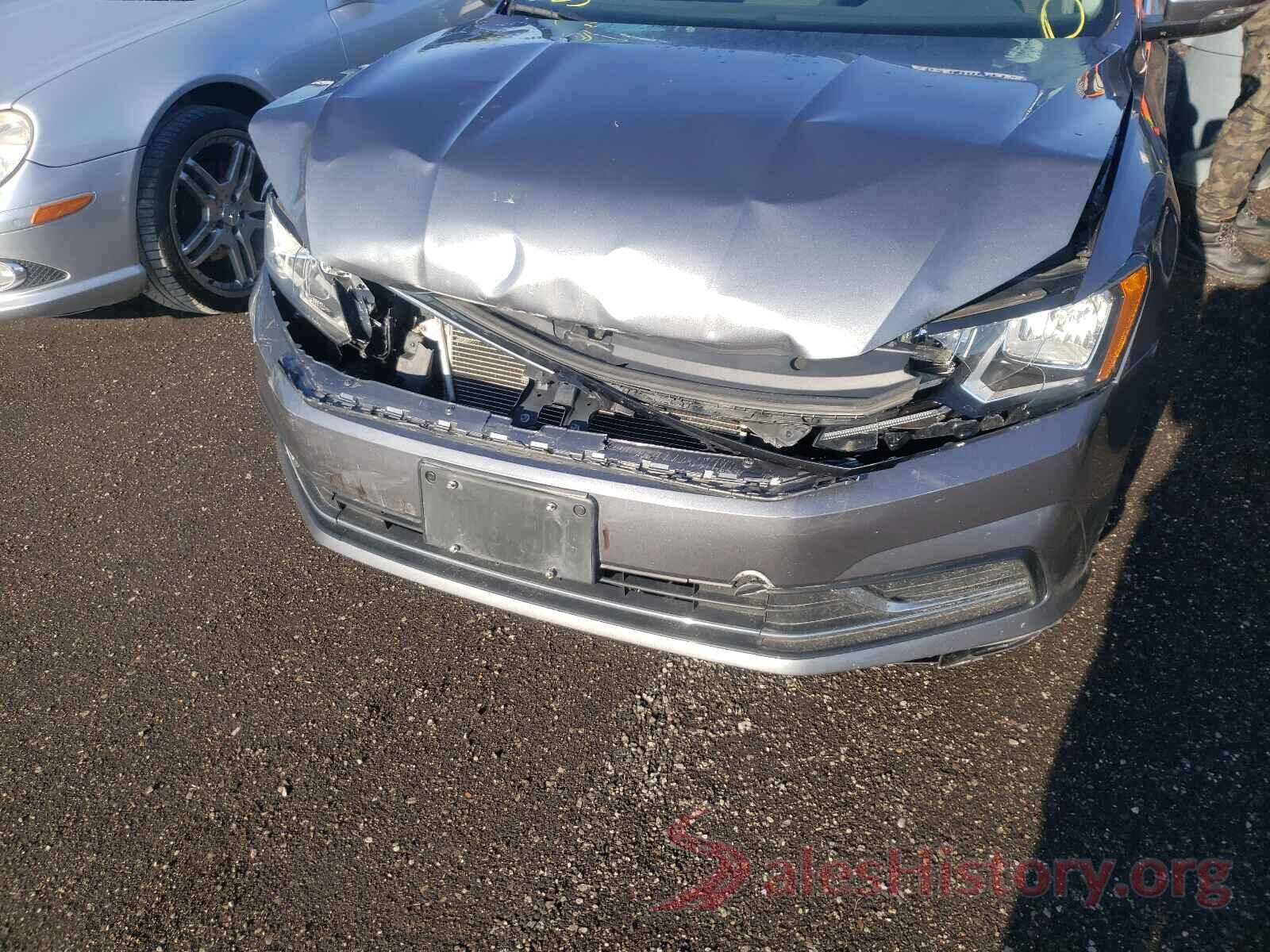 1VWAT7A3XHC002052 2017 VOLKSWAGEN PASSAT