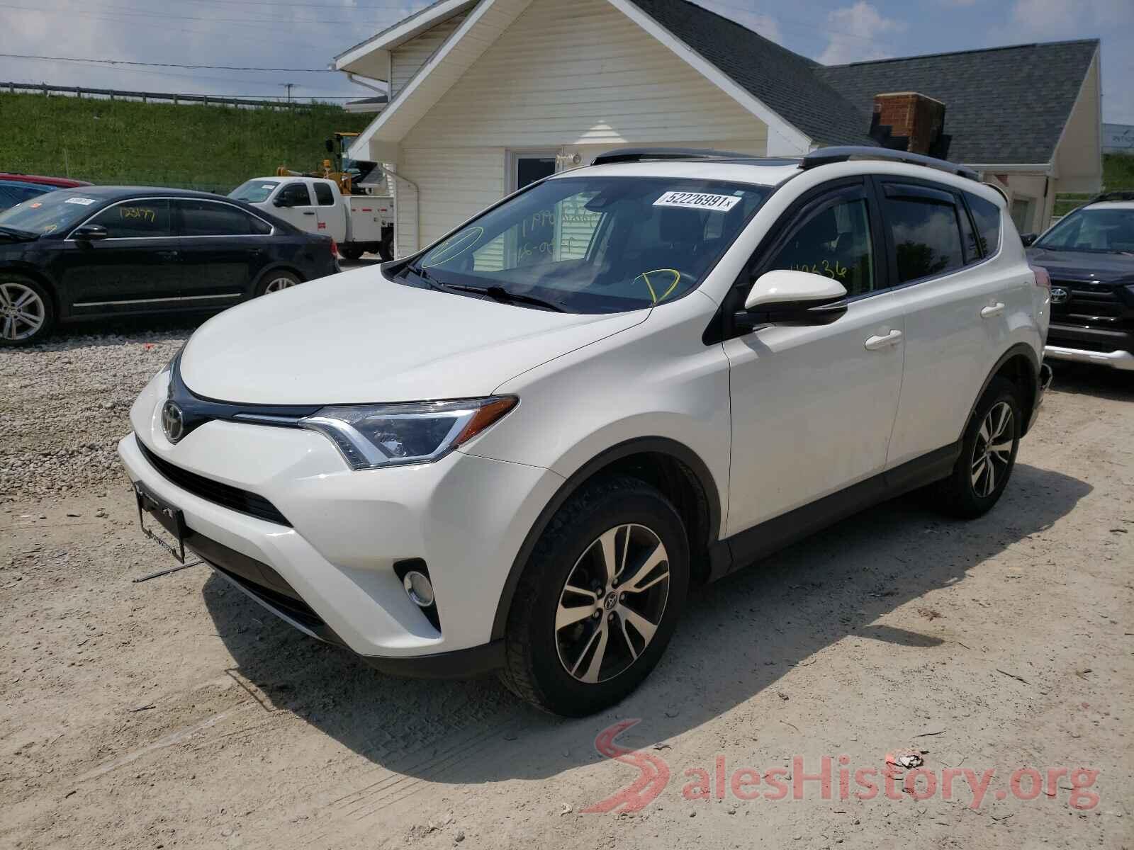 JTMRFREV8HJ709196 2017 TOYOTA RAV4