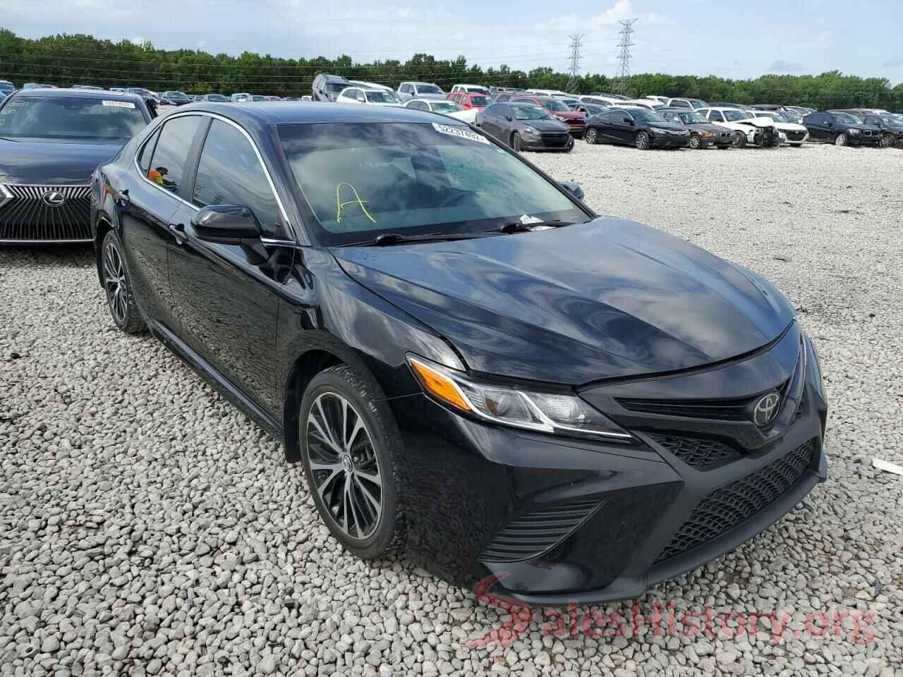 4T1B11HK1JU673628 2018 TOYOTA CAMRY