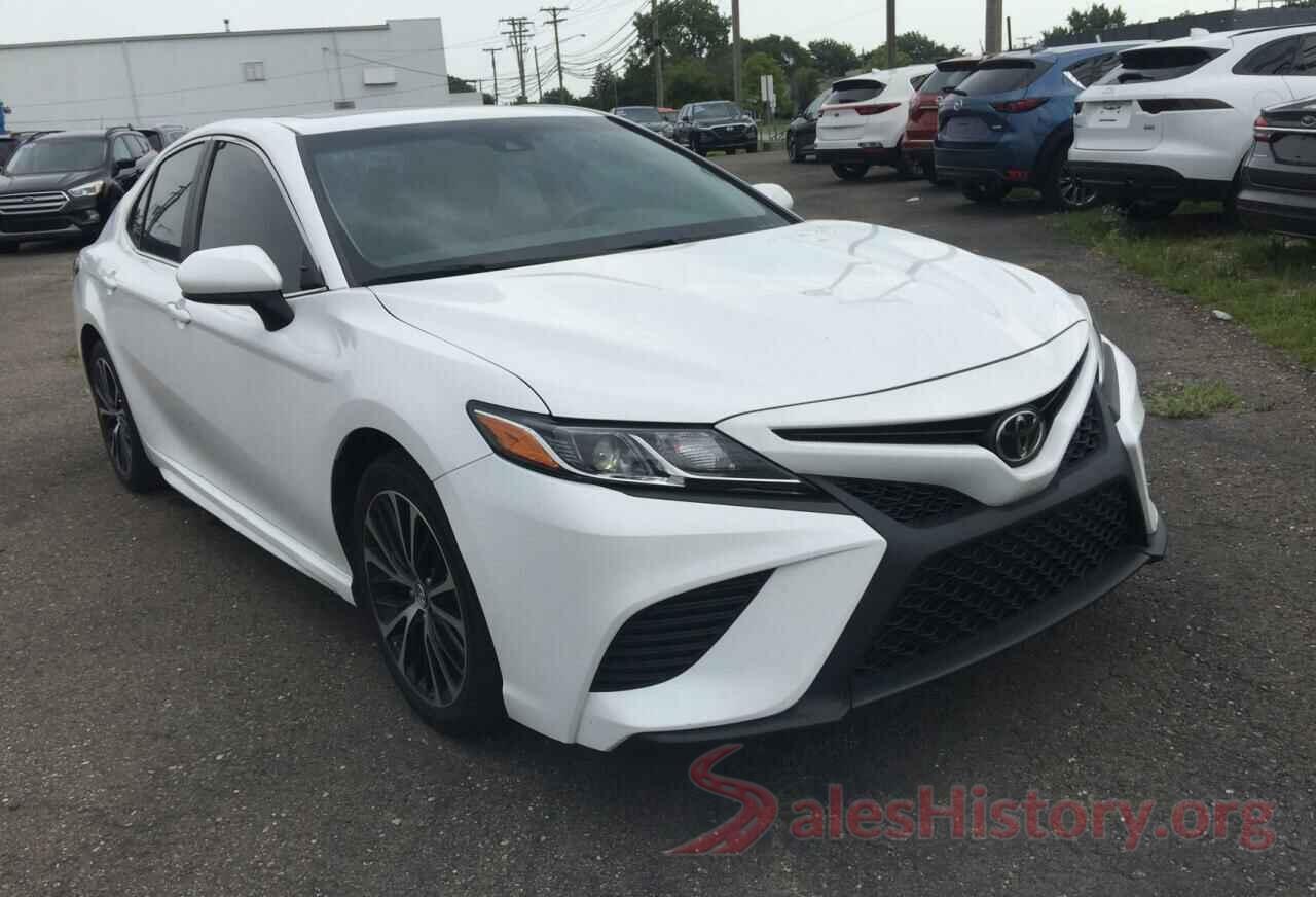 4T1B11HK6JU100966 2018 TOYOTA CAMRY