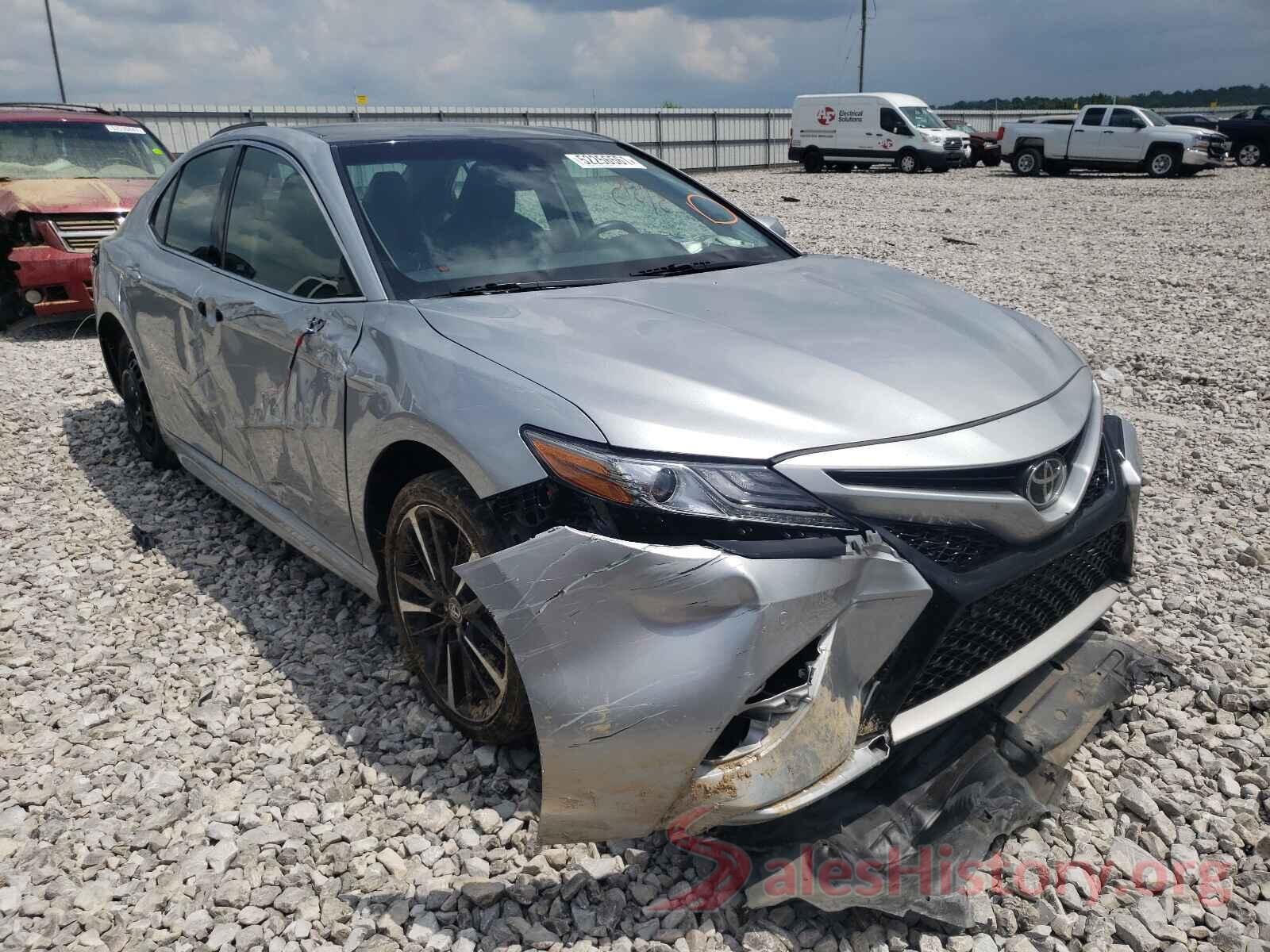 4T1B61HK1JU123671 2018 TOYOTA CAMRY