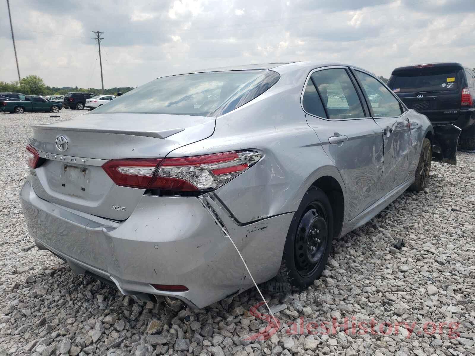 4T1B61HK1JU123671 2018 TOYOTA CAMRY