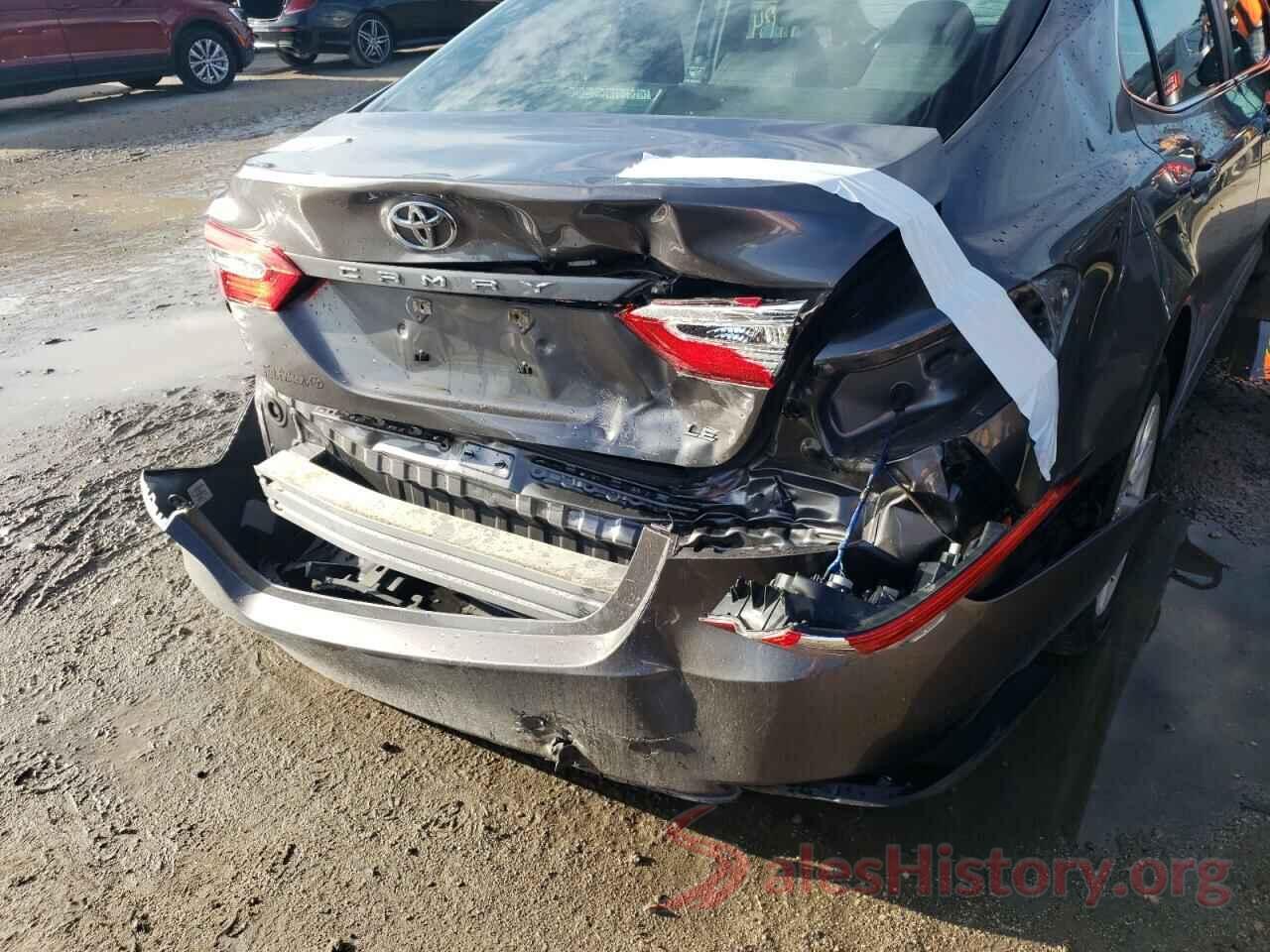 4T1B11HK1JU053667 2018 TOYOTA CAMRY