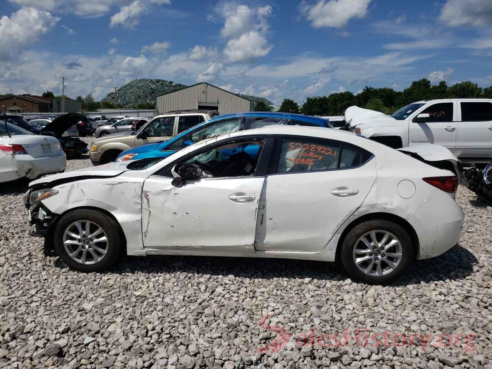 JM1BM1U7XG1309652 2016 MAZDA 3