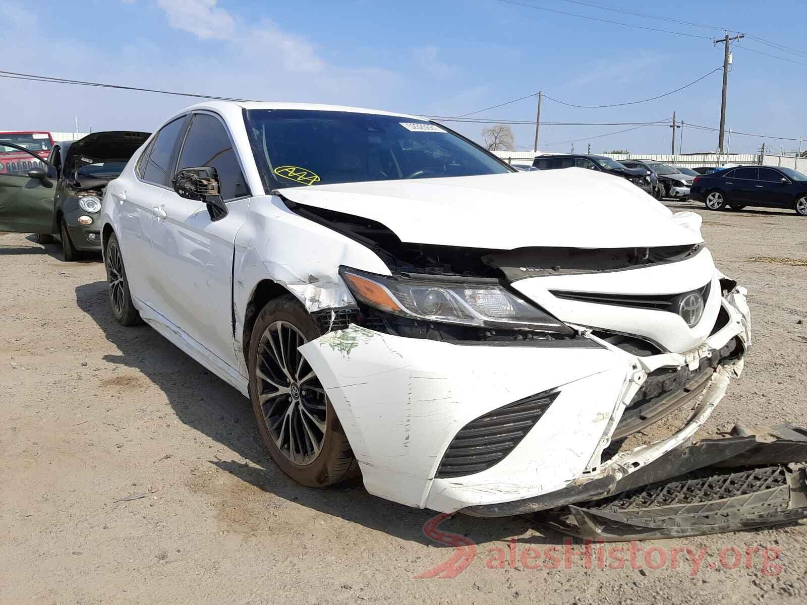 4T1B11HK3JU071443 2018 TOYOTA CAMRY