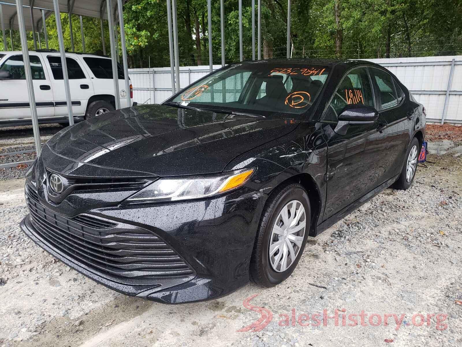 4T1B11HK5JU551757 2018 TOYOTA CAMRY