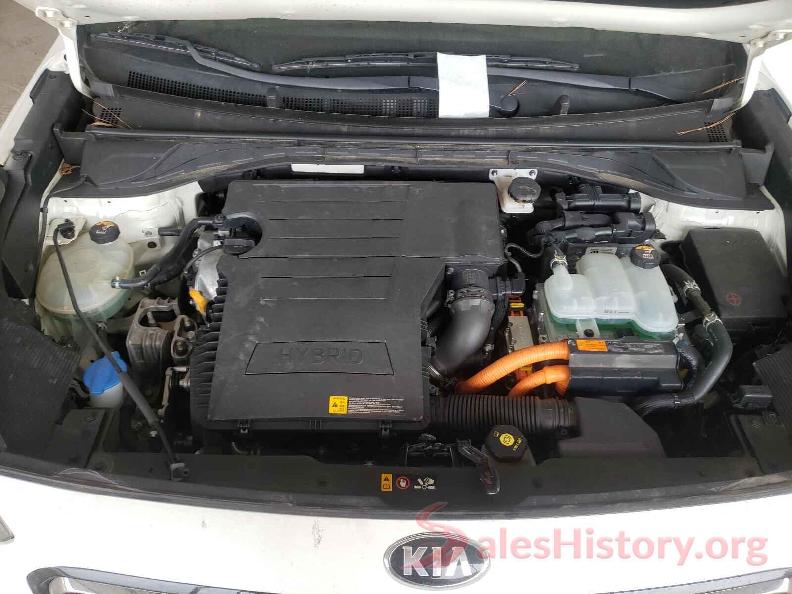 KNDCE3LC8H5079695 2017 KIA NIRO