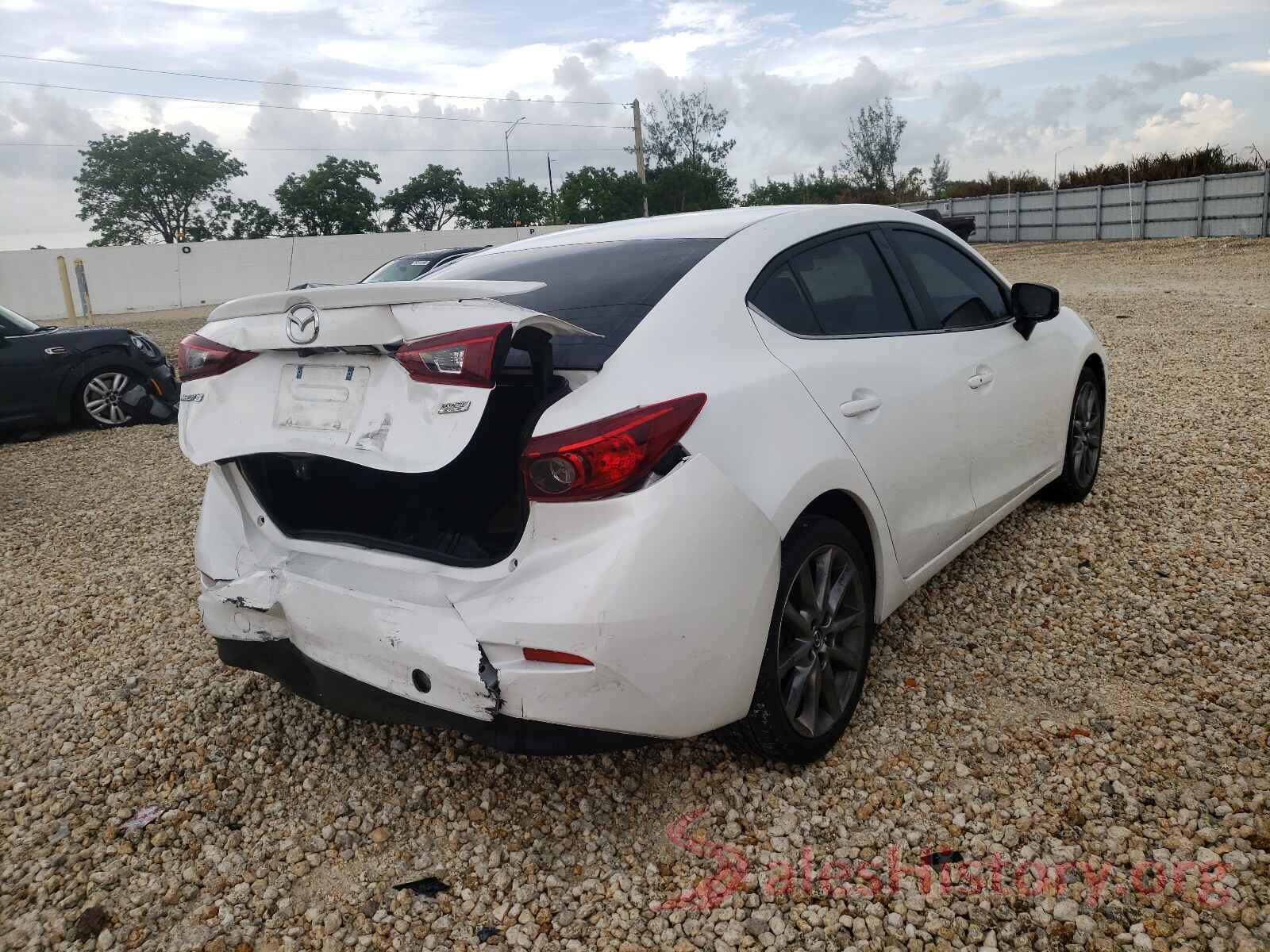 3MZBN1V32JM183657 2018 MAZDA 3