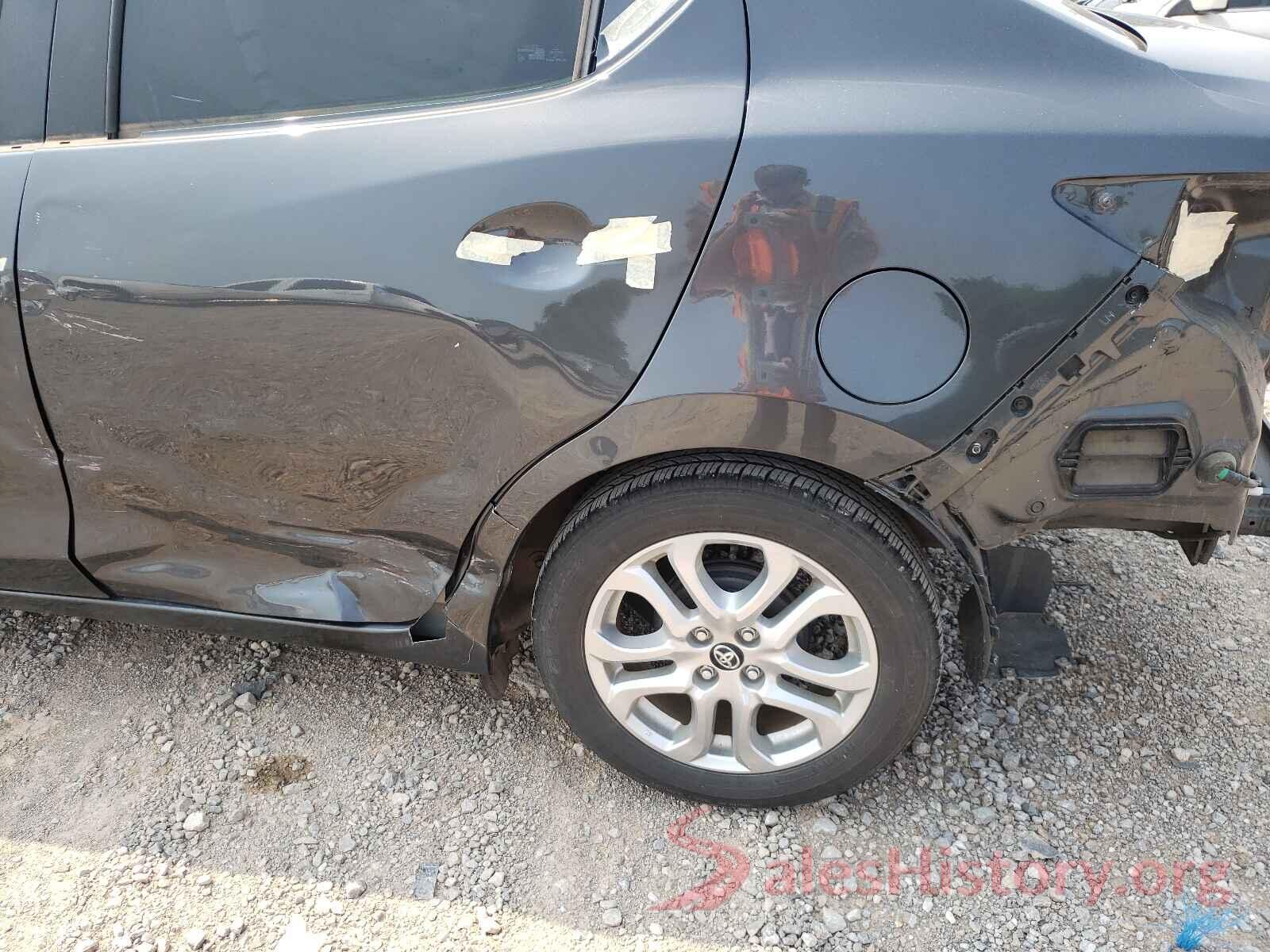 3MYDLBYV1HY164137 2017 TOYOTA YARIS