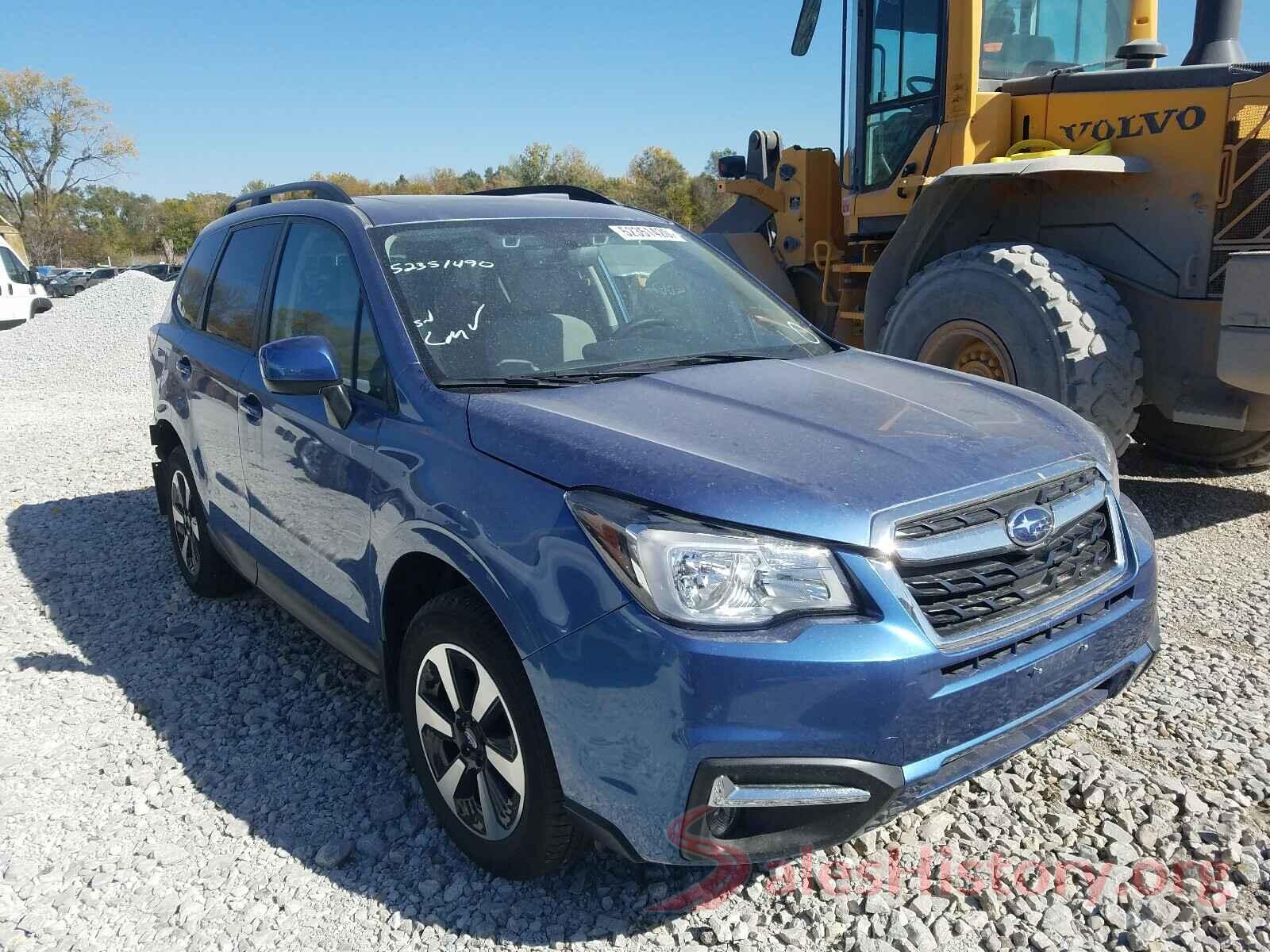 JF2SJAGC2JH592369 2018 SUBARU FORESTER