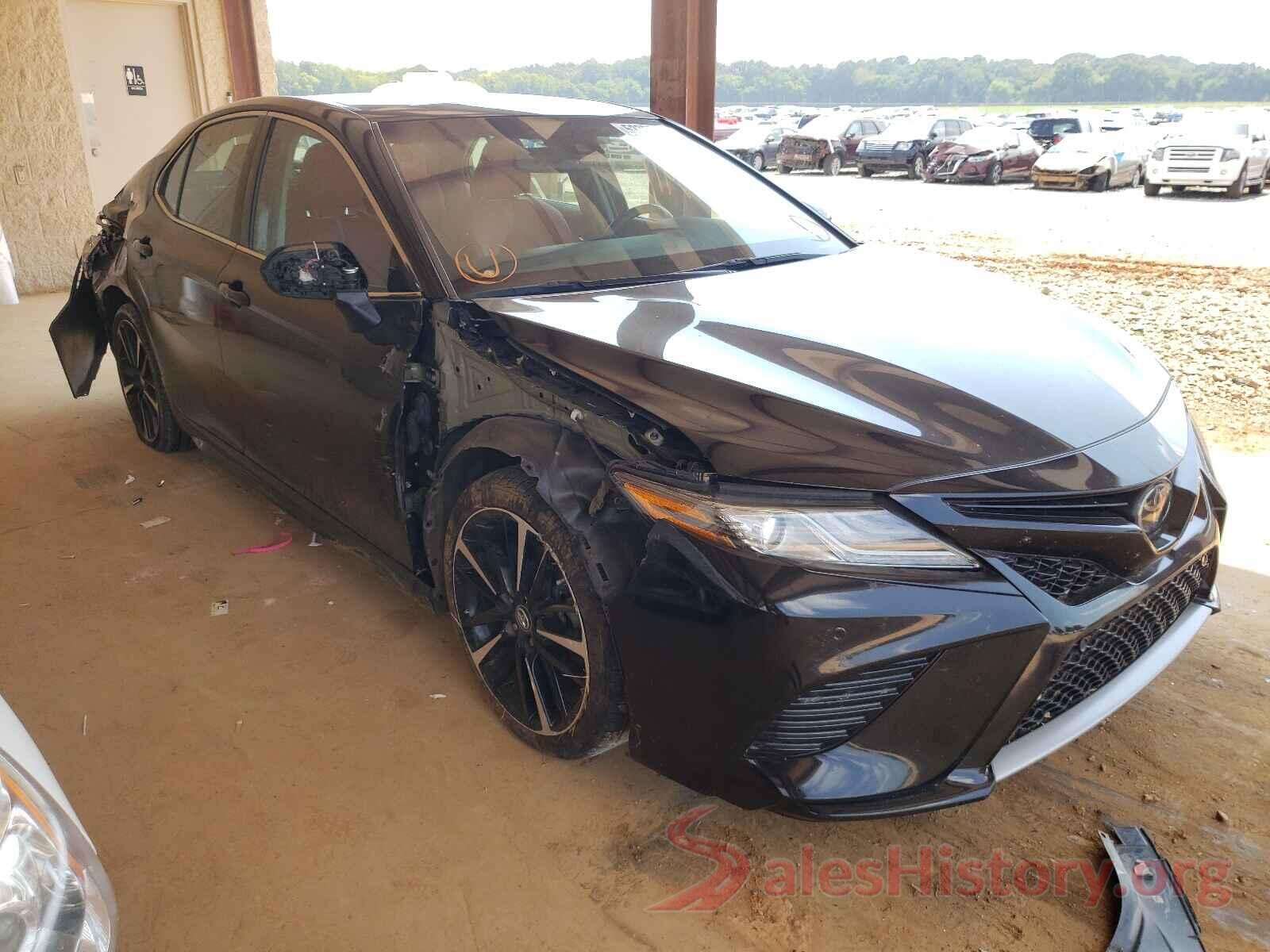 4T1B61HK3JU133182 2018 TOYOTA CAMRY