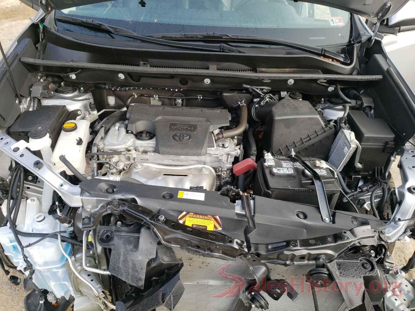 2T3DFREV3JW724772 2018 TOYOTA RAV4