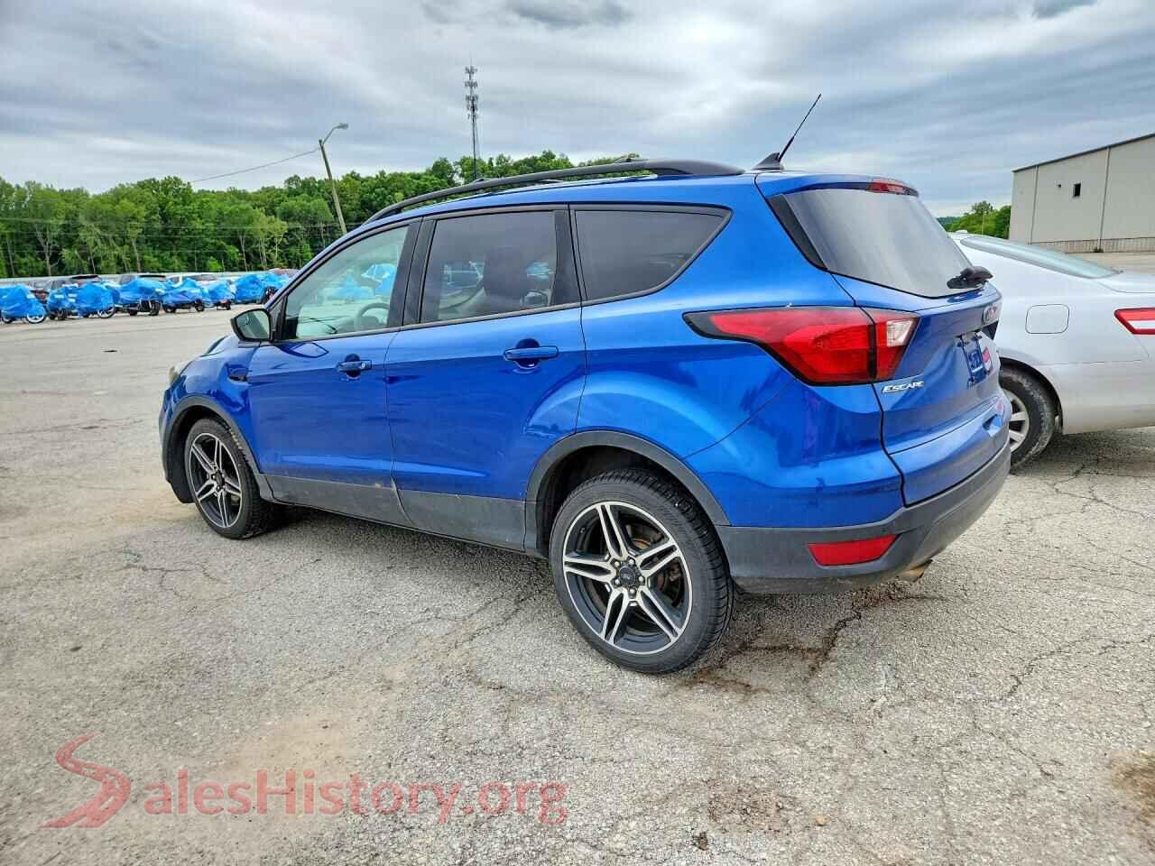 2019 FORD ESCAPE VIN 1FMCU9HD2KUB42872, front view