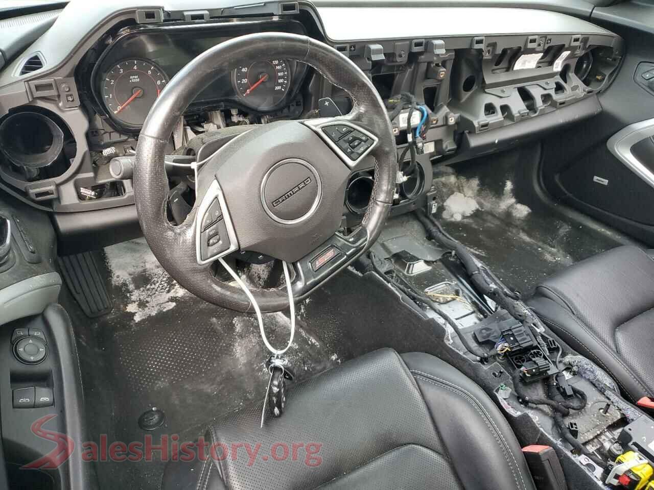 2020 CHEVROLET CAMARO VIN 1G1FH1R74L0110846, interior dashboard