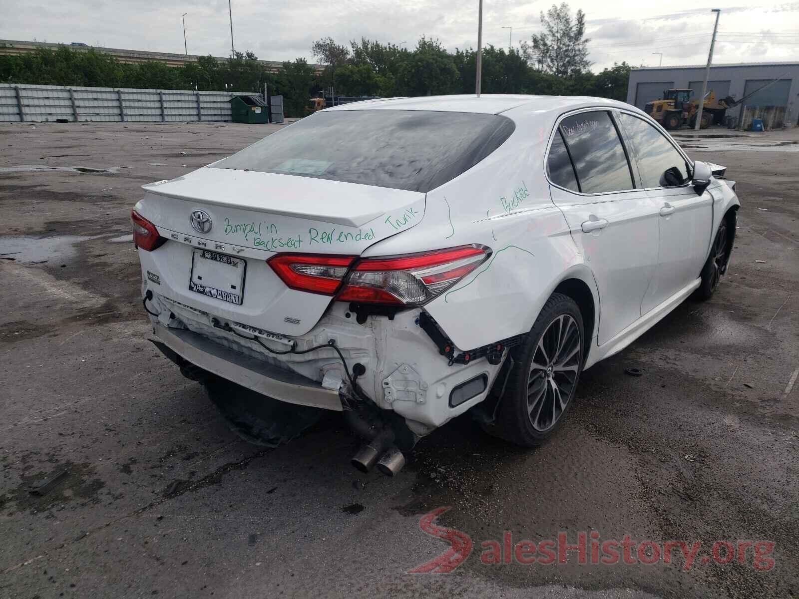 4T1B11HK3JU015745 2018 TOYOTA CAMRY