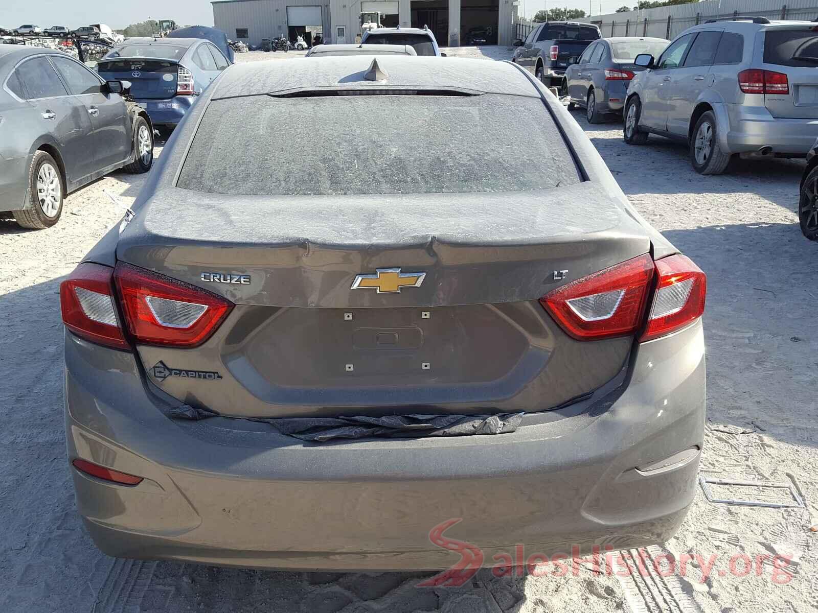 1G1BE5SM5J7125598 2018 CHEVROLET CRUZE