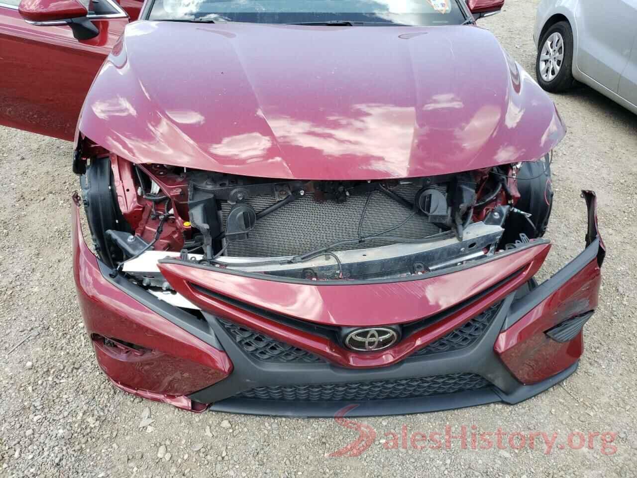 4T1B11HK6JU549726 2018 TOYOTA CAMRY