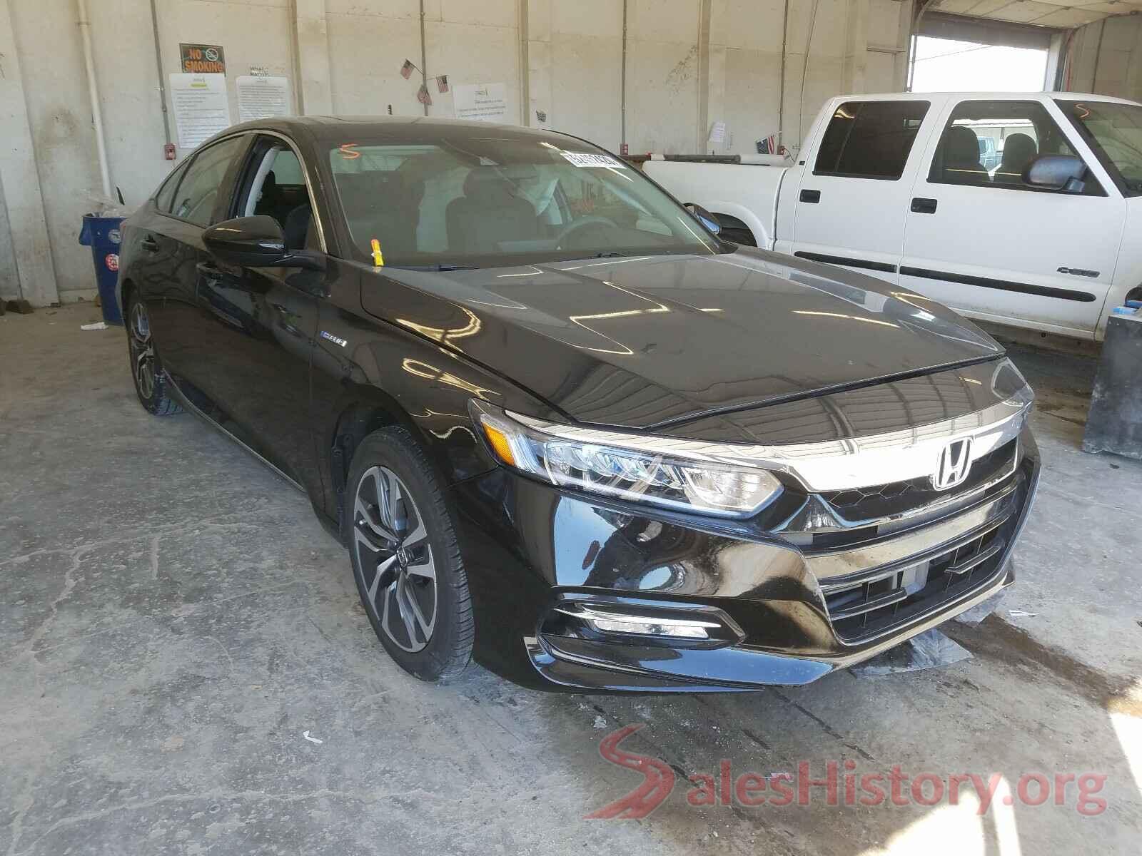 1HGCV3F42JA012061 2018 HONDA ACCORD