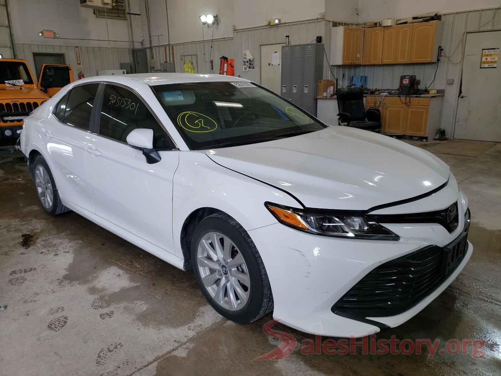 4T1B11HK3JU647547 2018 TOYOTA CAMRY