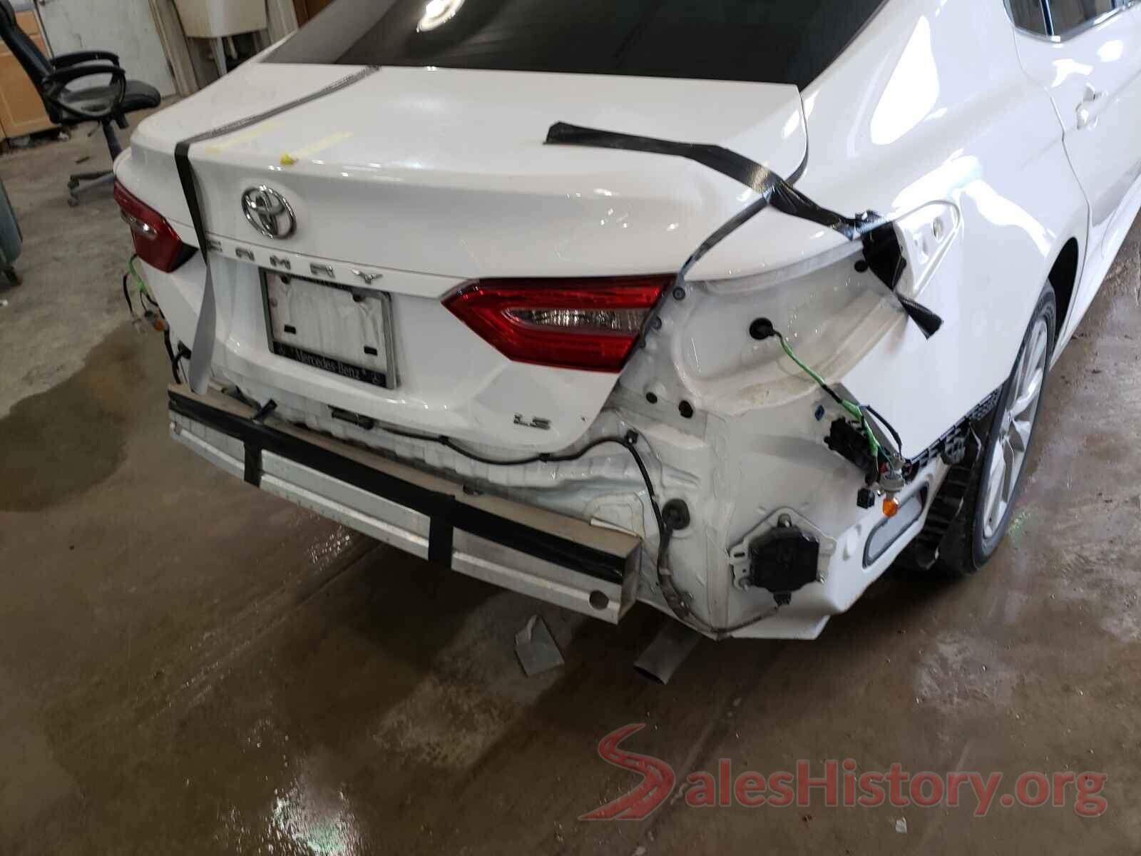 4T1B11HK3JU647547 2018 TOYOTA CAMRY