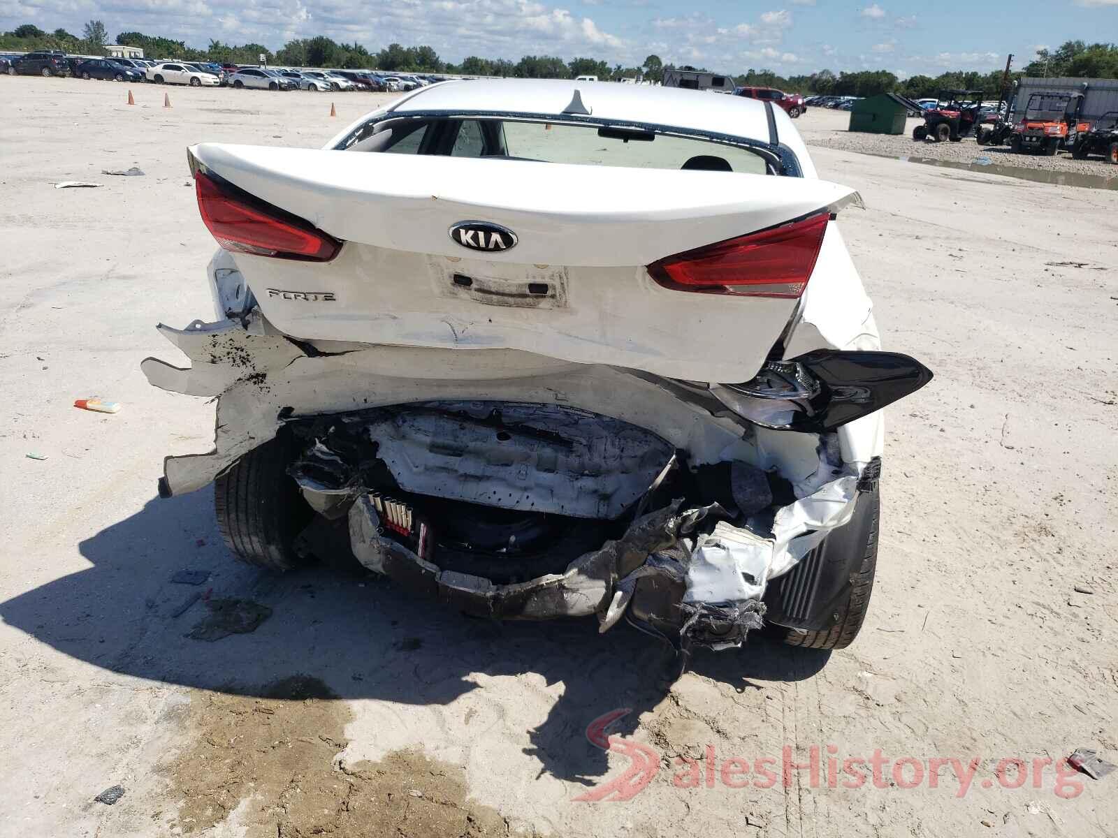 3KPFK4A75JE239978 2018 KIA FORTE