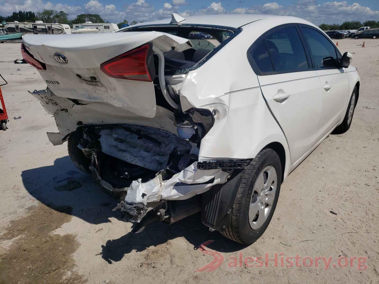 3KPFK4A75JE239978 2018 KIA FORTE