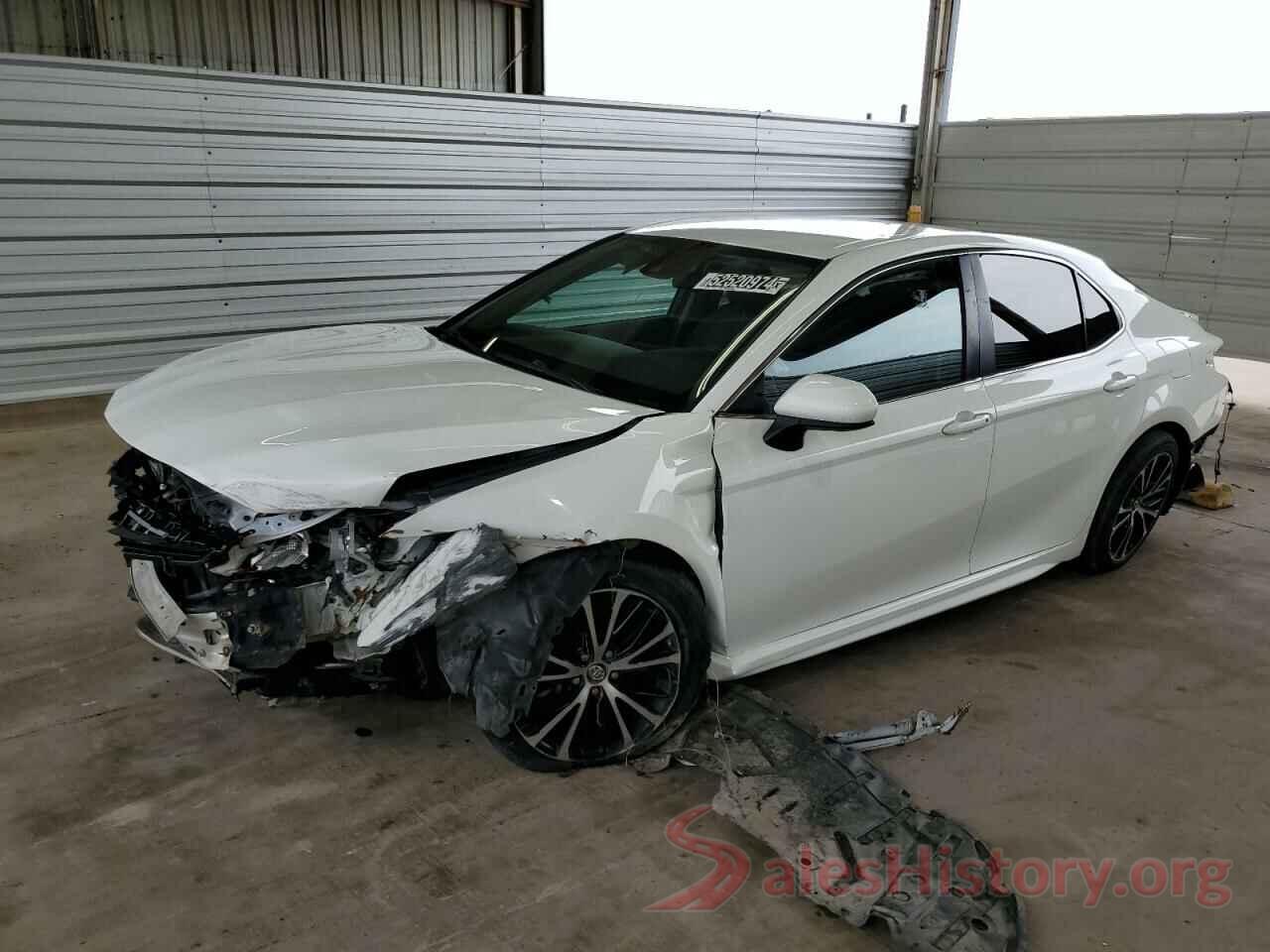 4T1B11HK6JU129772 2018 TOYOTA CAMRY