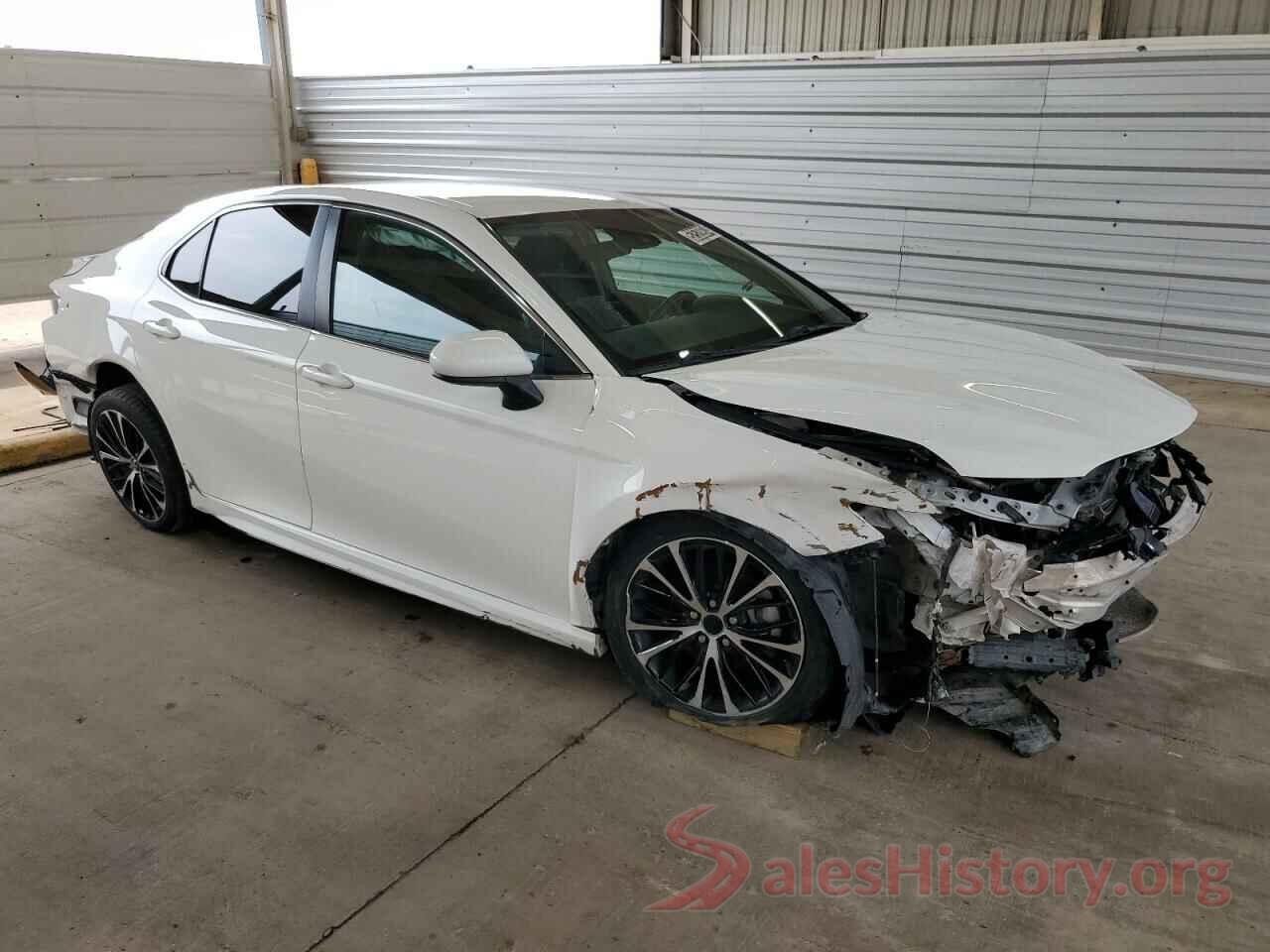 4T1B11HK6JU129772 2018 TOYOTA CAMRY