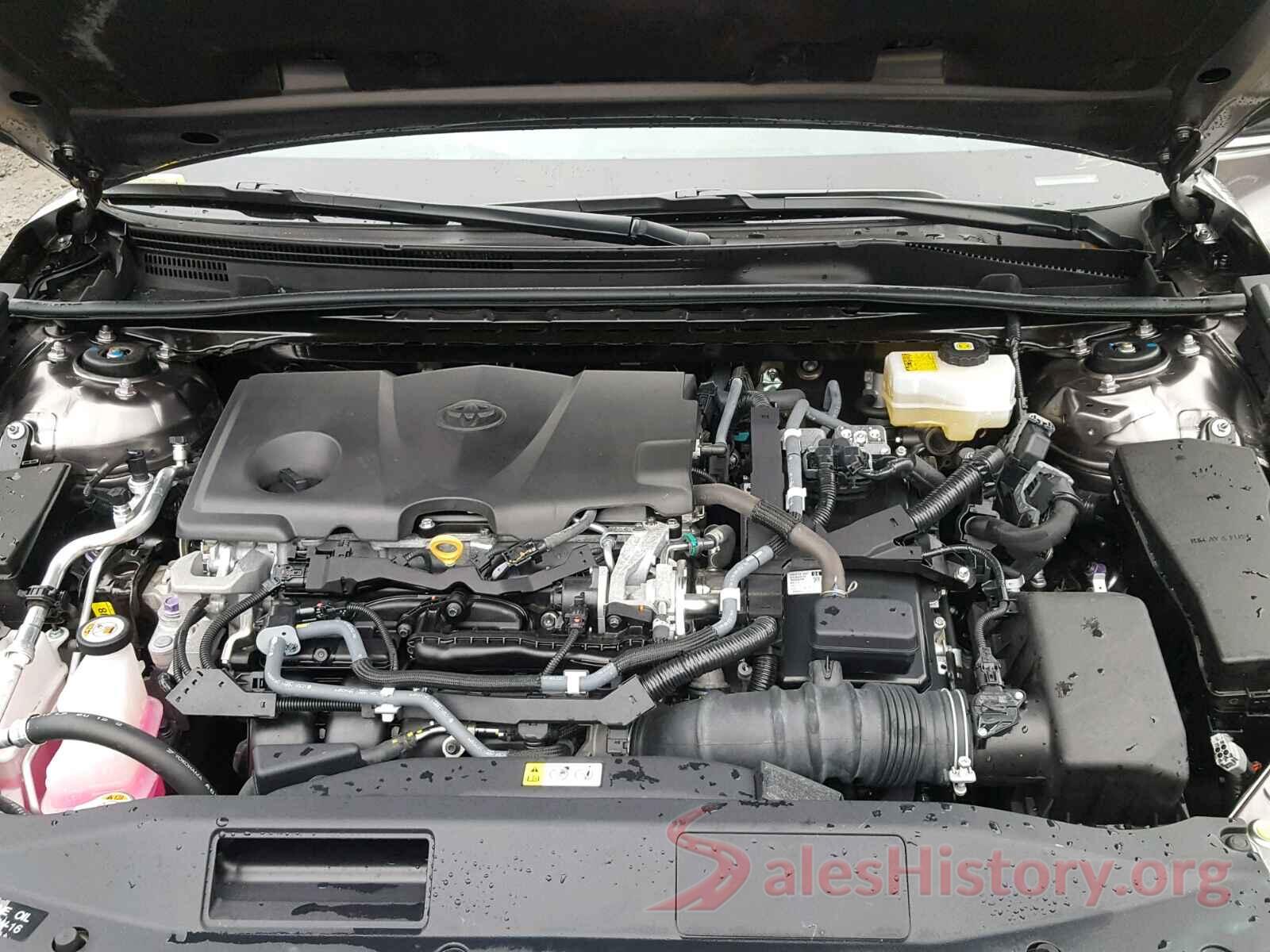 4T1B21HK2JU504828 2018 TOYOTA CAMRY