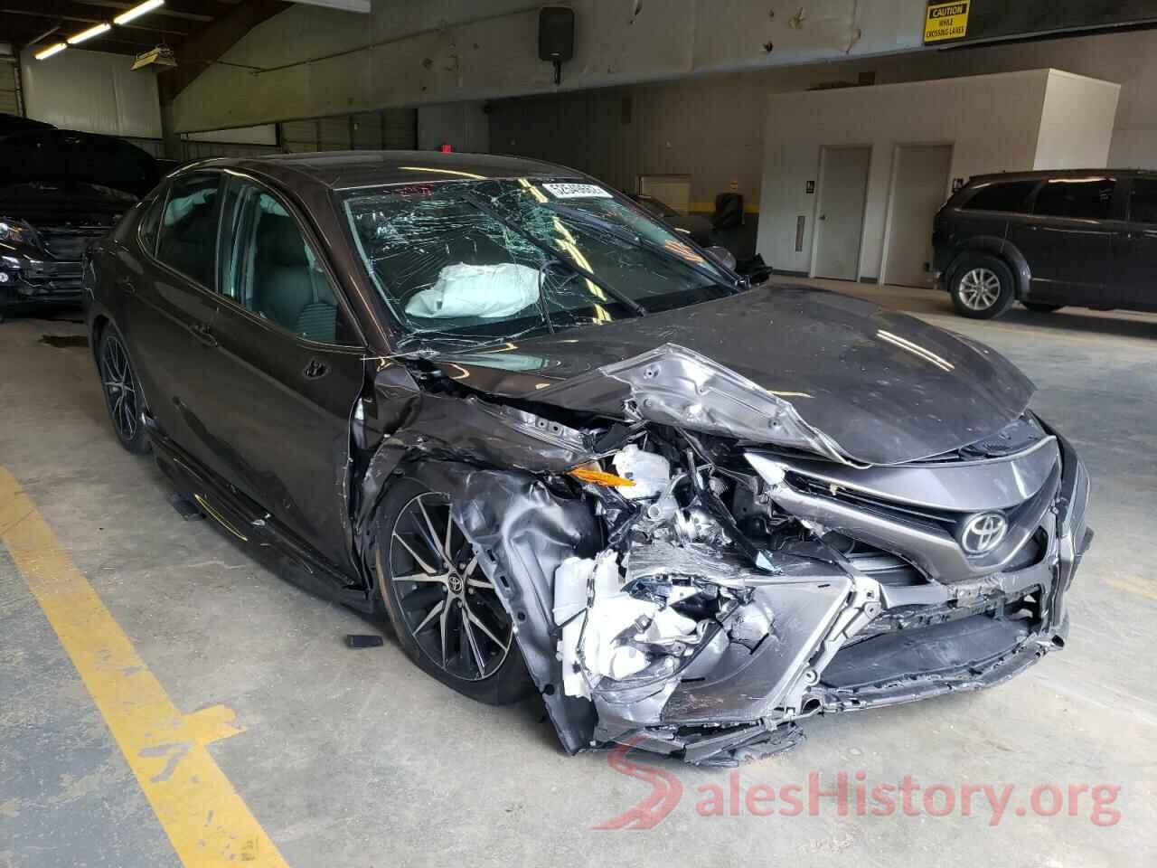 4T1G11AK2MU521748 2021 TOYOTA CAMRY